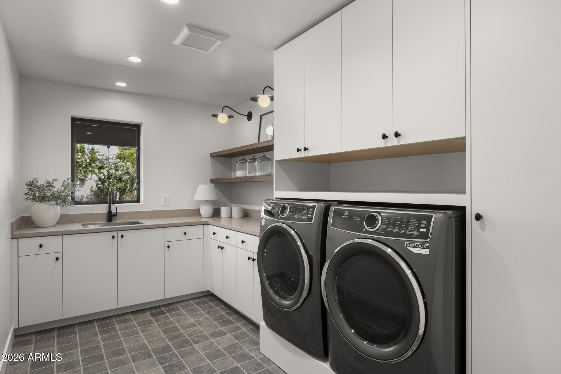 CAMELBACK EAST - Residential