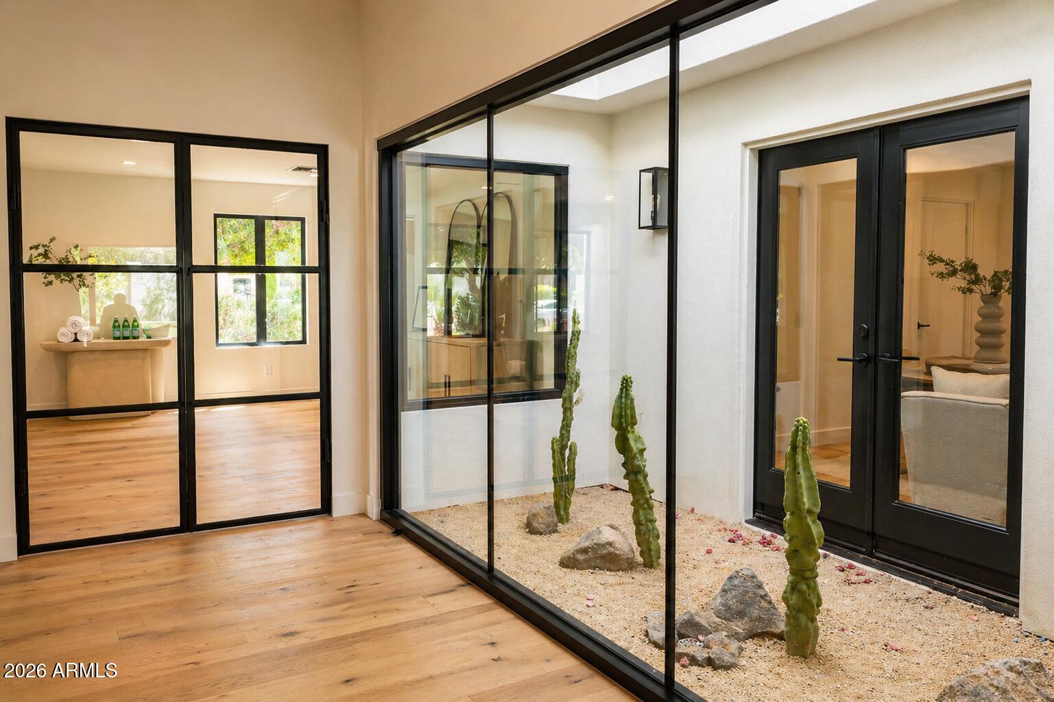 CAMELBACK EAST - Residential