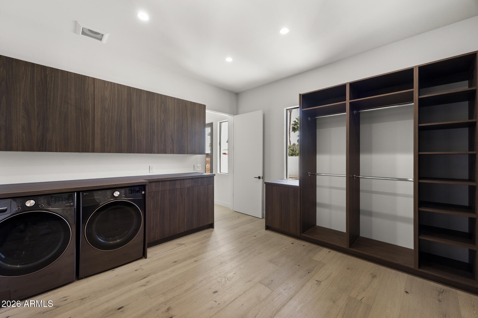CAMELBACK EAST - Residential