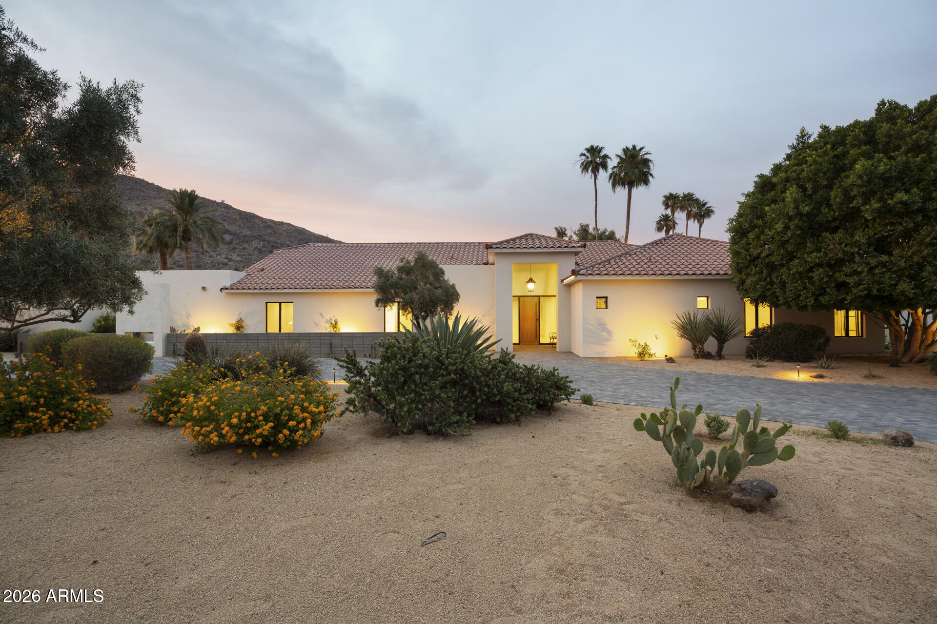 CAMELBACK EAST - Residential
