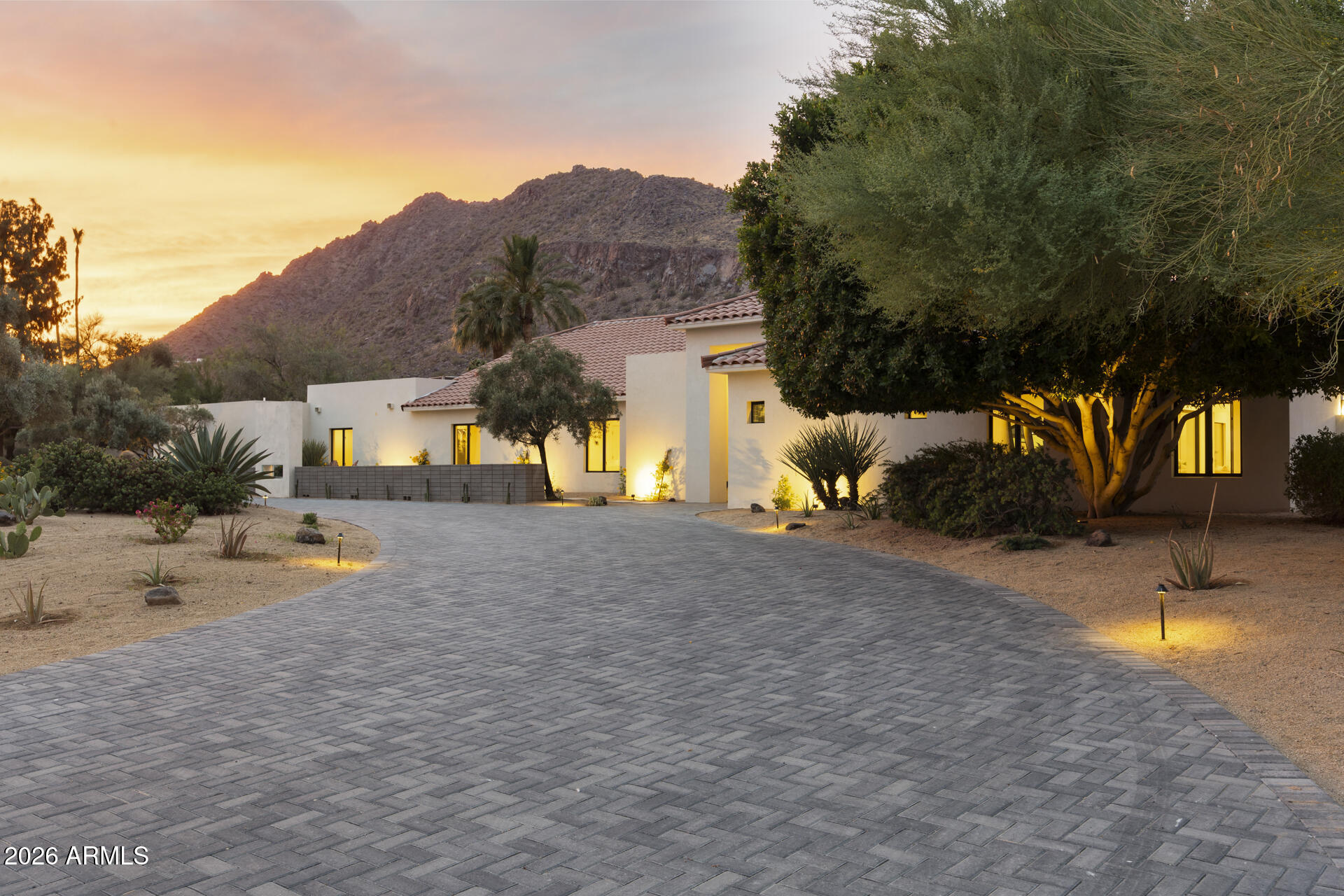 CAMELBACK EAST - Residential