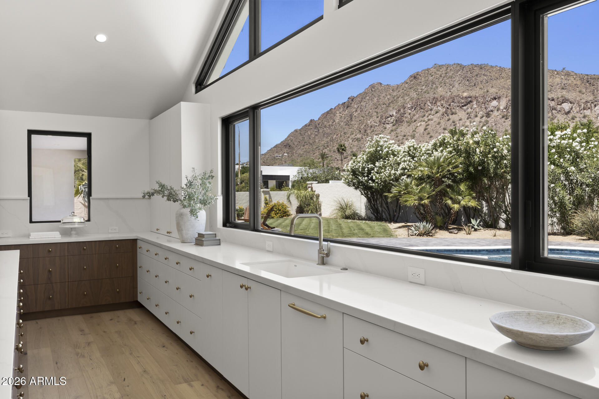 CAMELBACK EAST - Residential