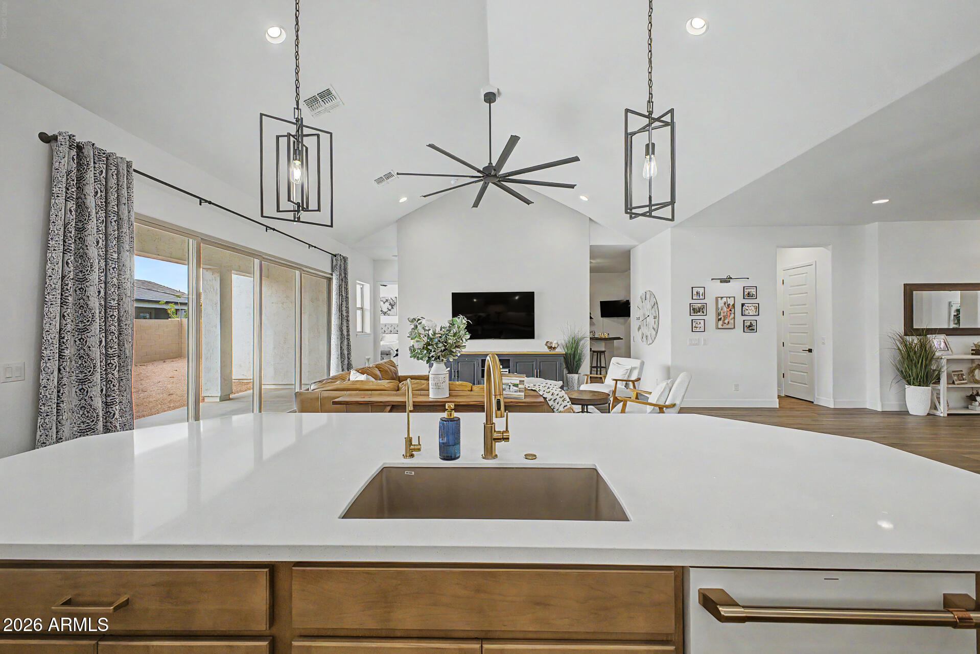 BLOSSOM ROCK PHASE 1 - Residential