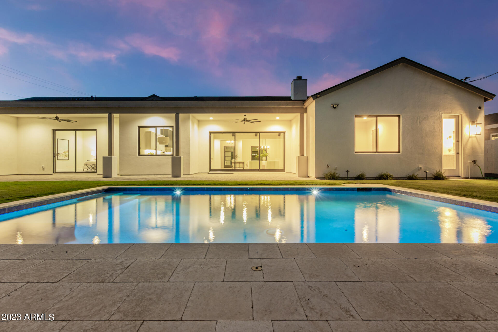 CAMELBACK VILLA - Residential
