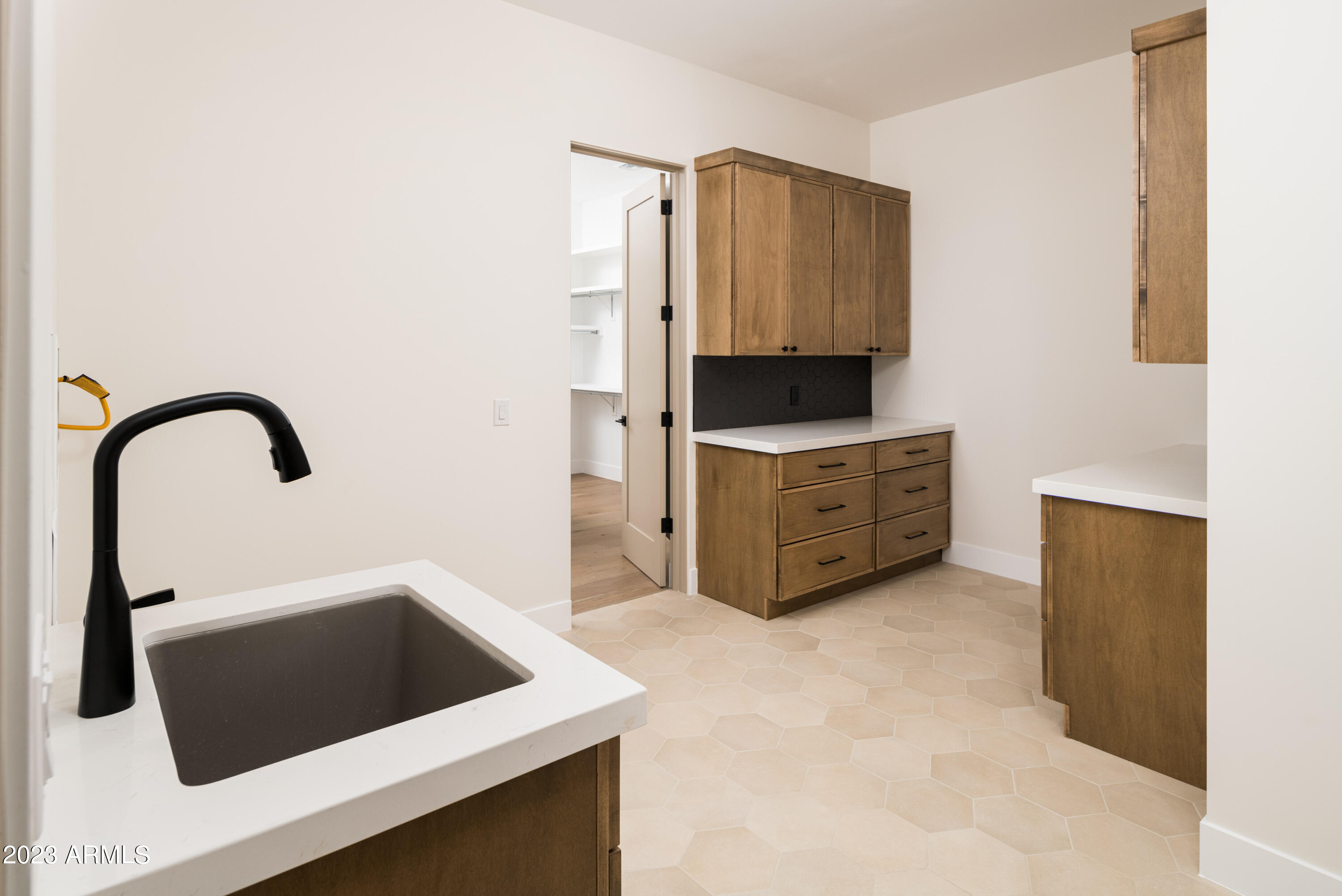 CAMELBACK VILLA - Residential