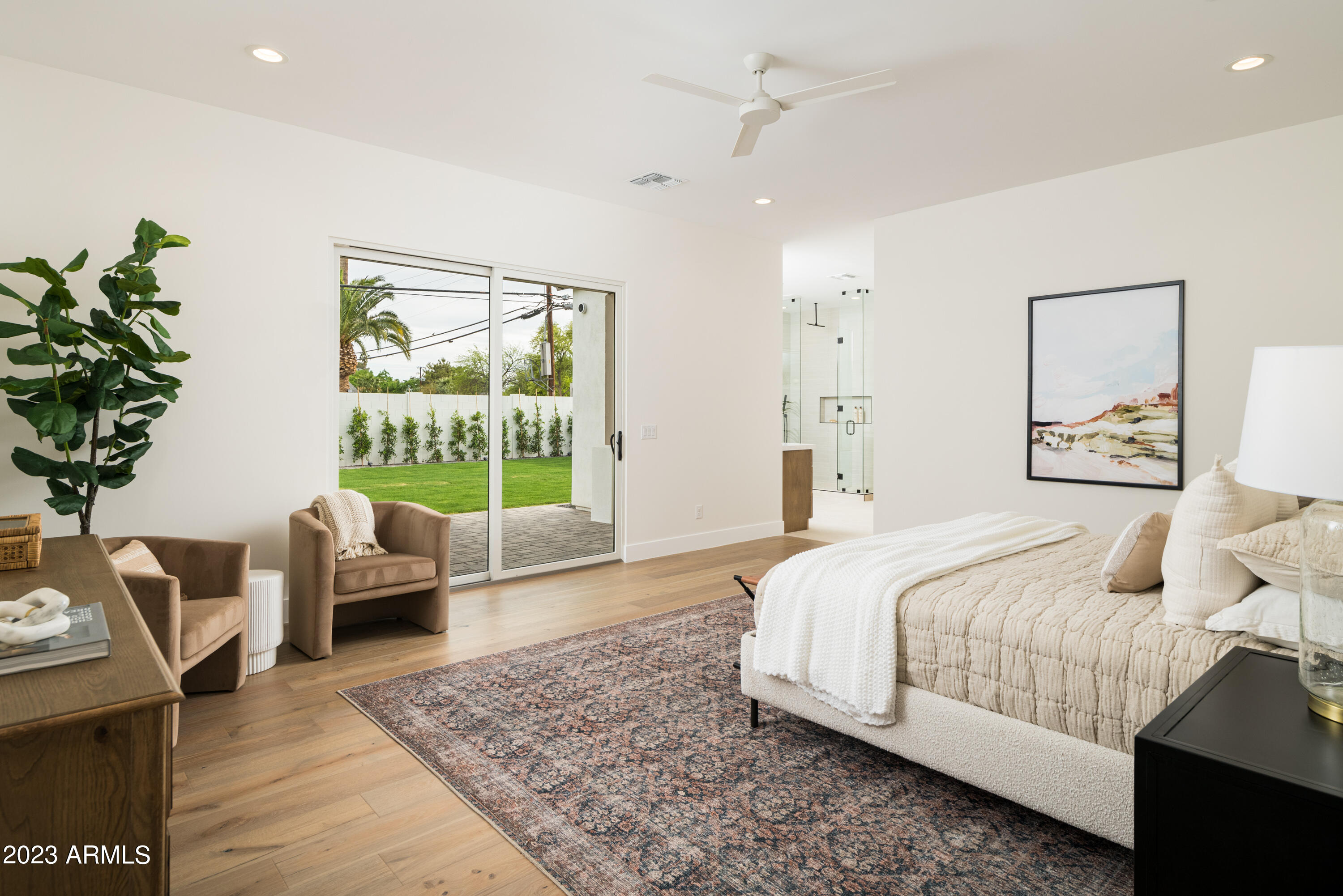 CAMELBACK VILLA - Residential