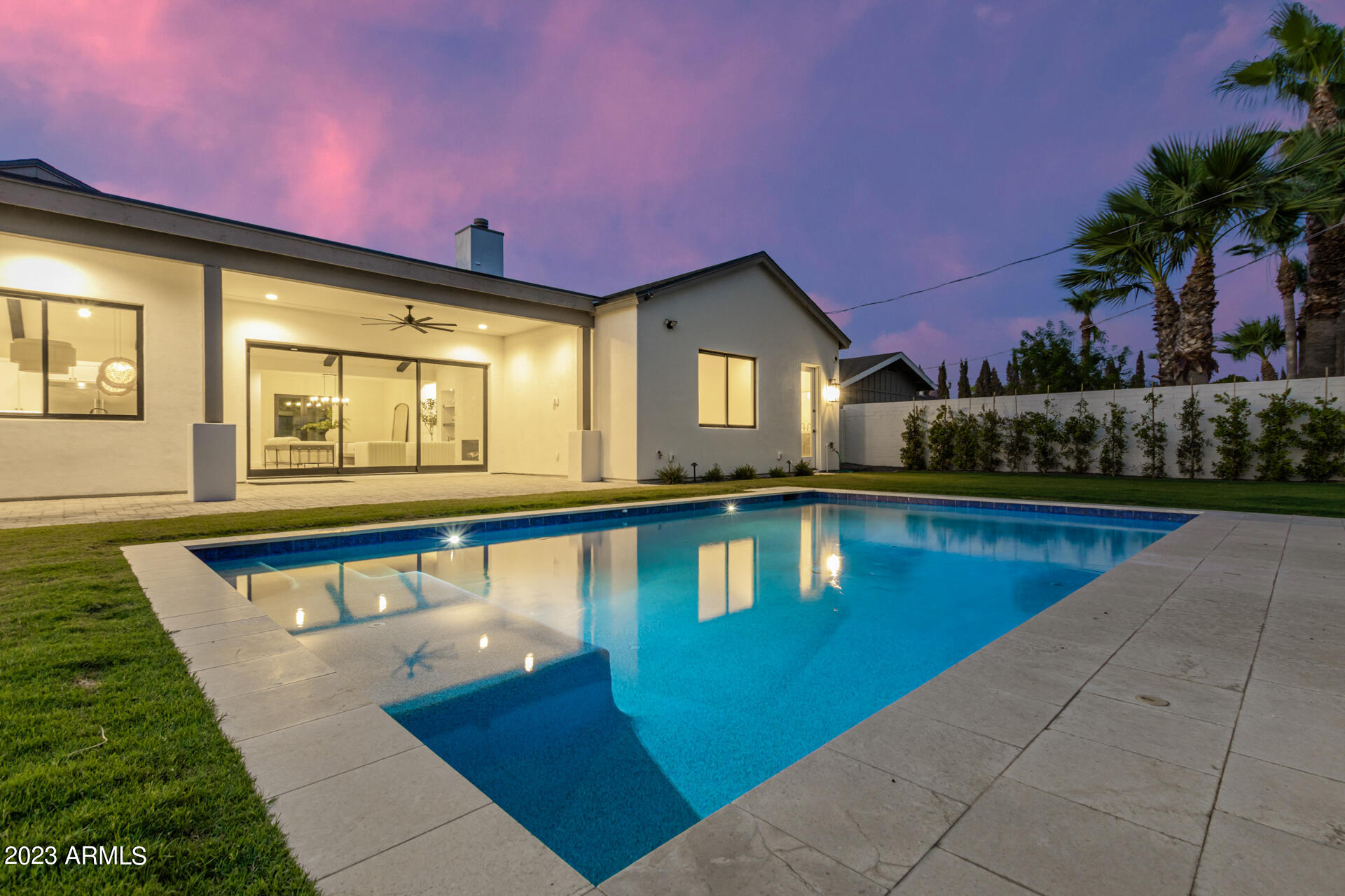 CAMELBACK VILLA - Residential