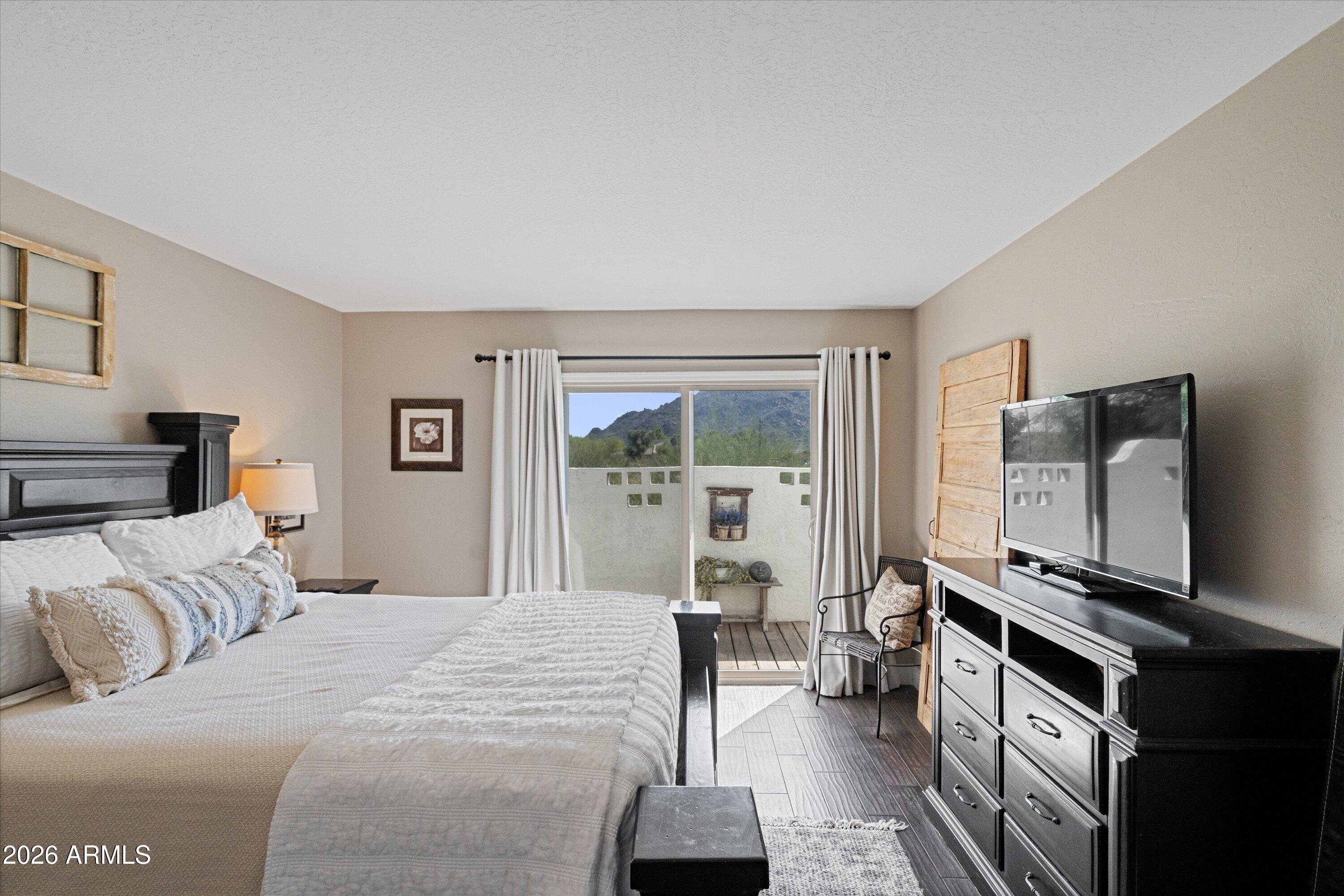 CAREFREE VILLAS - Residential