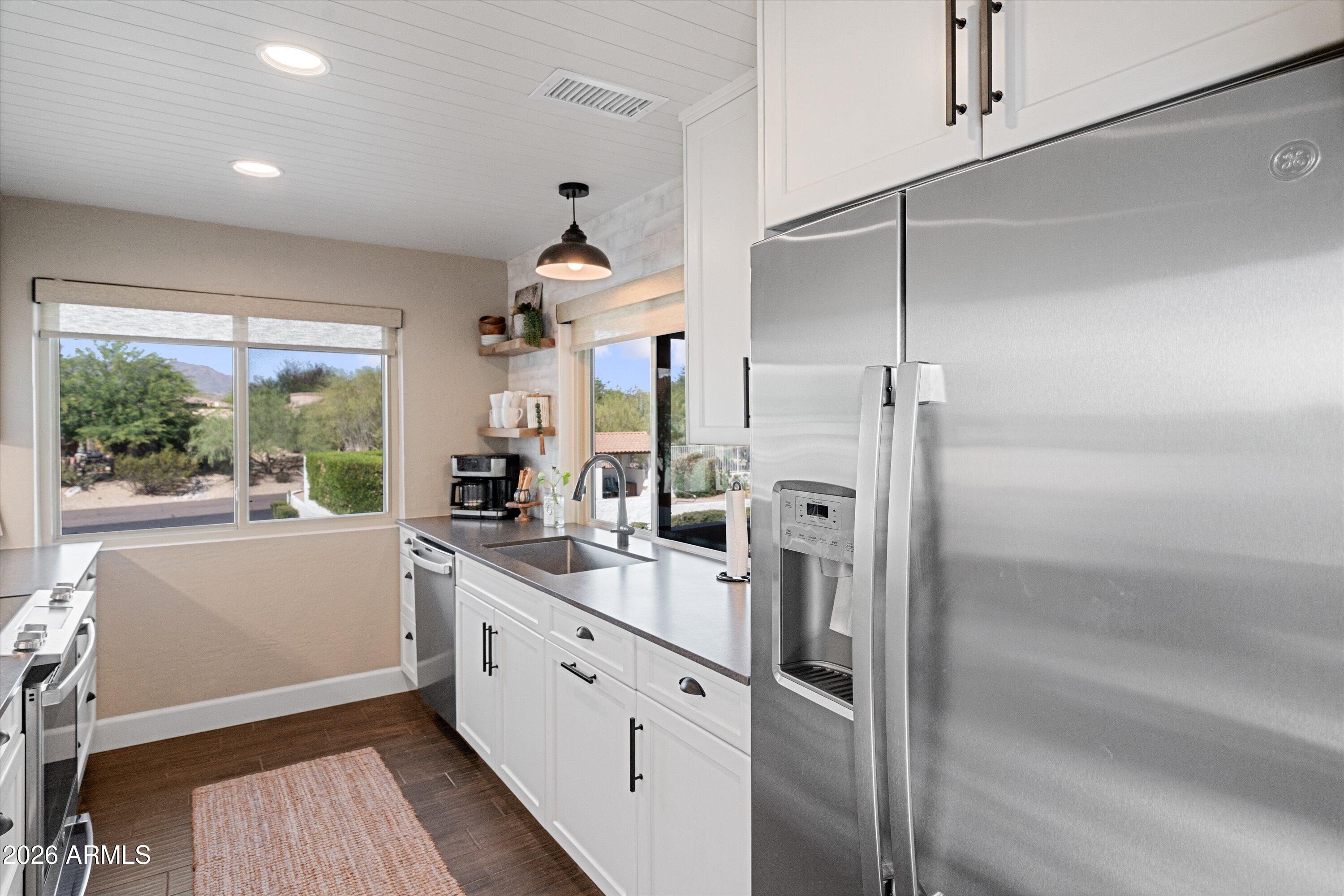 CAREFREE VILLAS - Residential