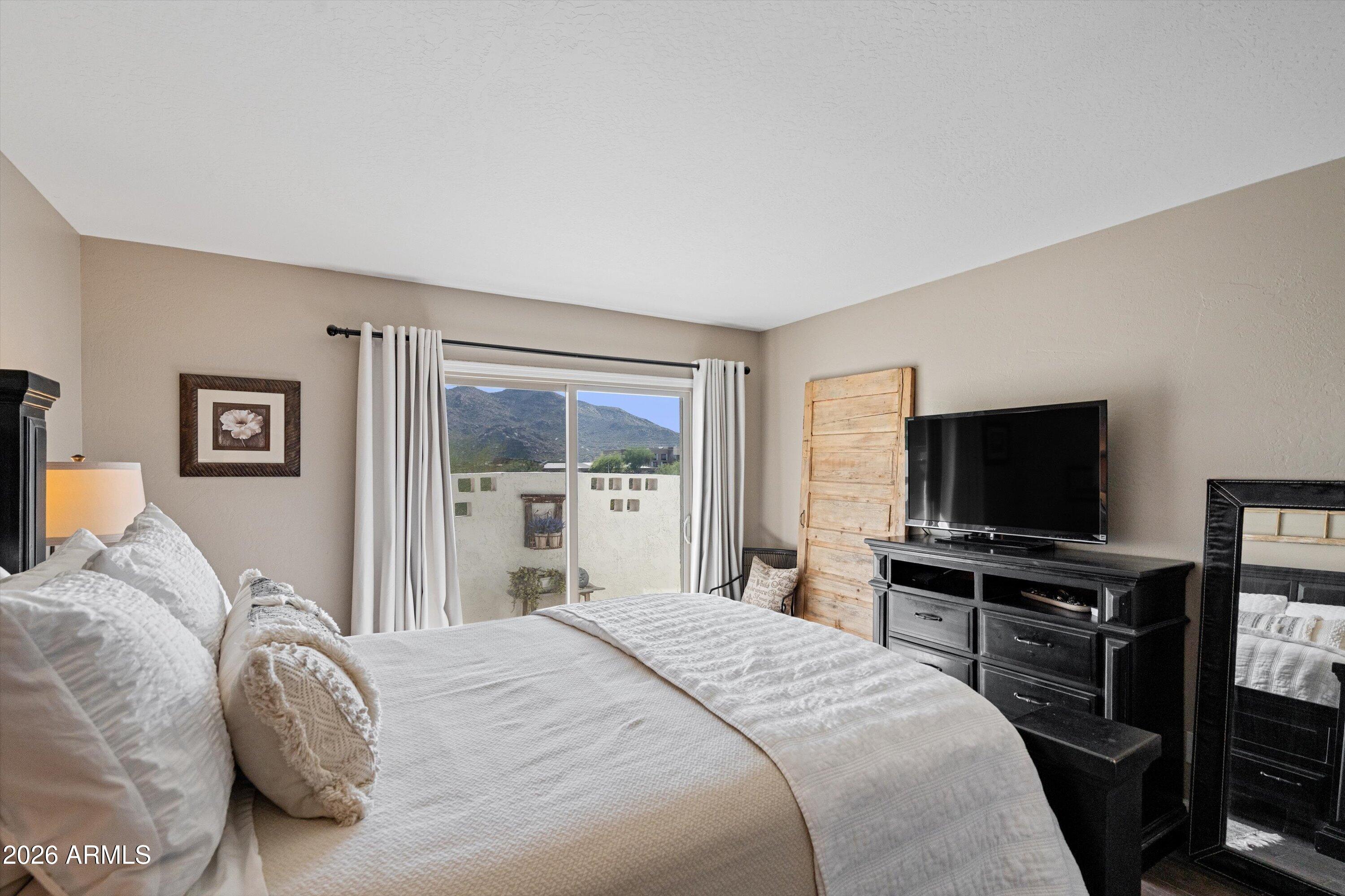 CAREFREE VILLAS - Residential
