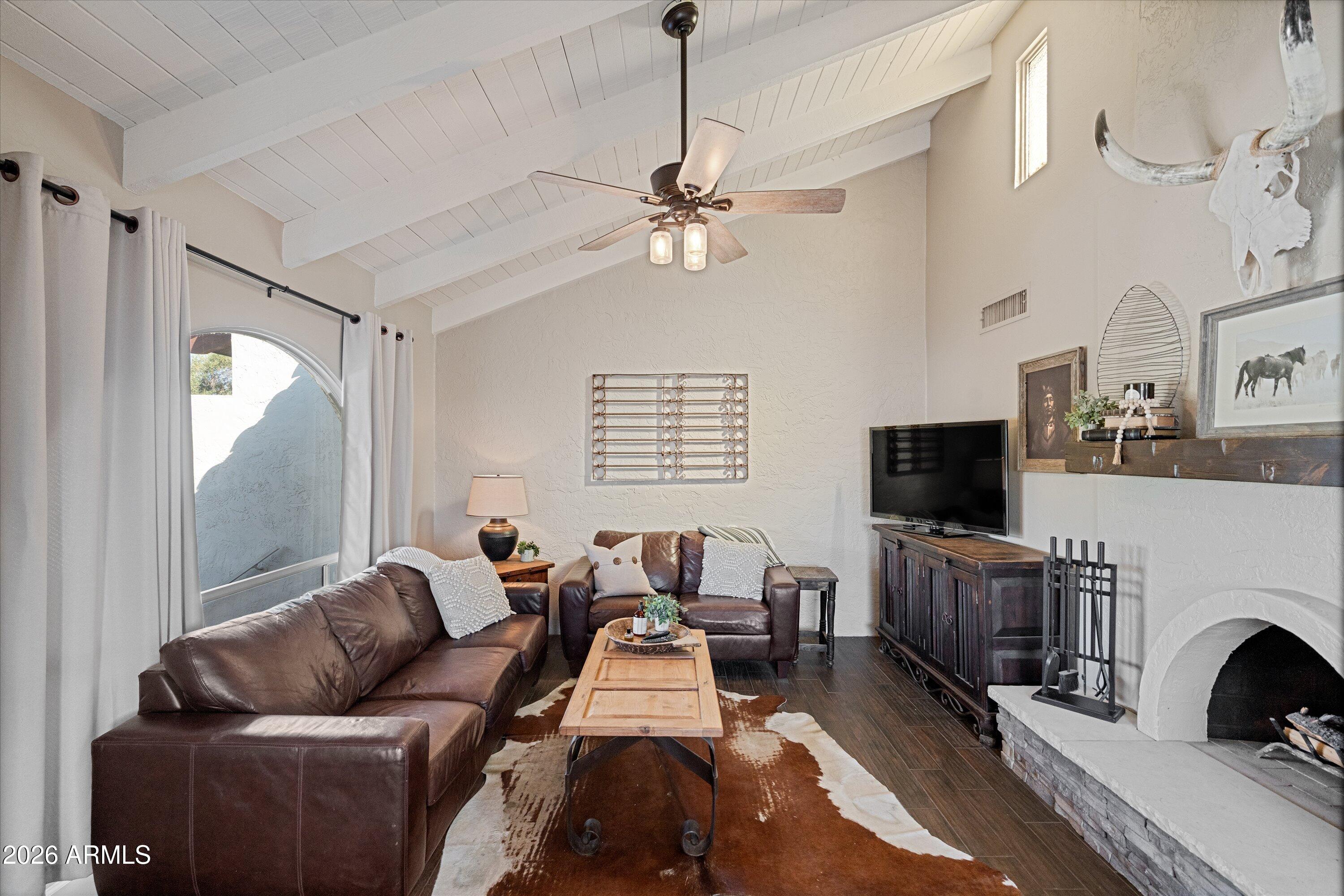 CAREFREE VILLAS - Residential