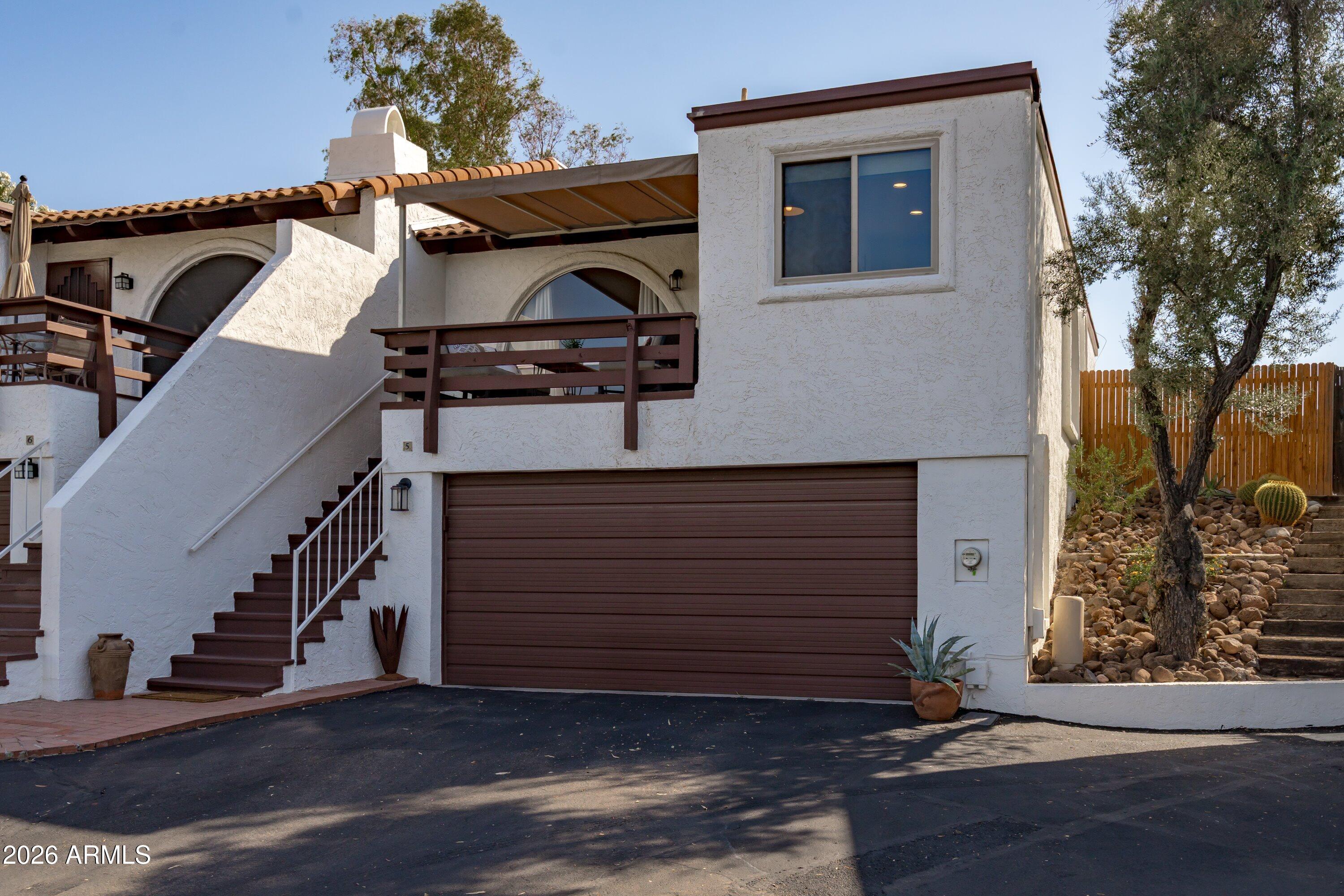 CAREFREE VILLAS - Residential