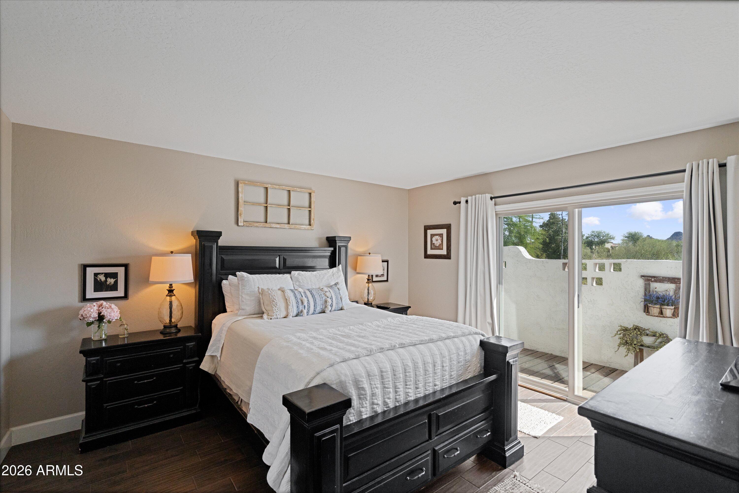 CAREFREE VILLAS - Residential