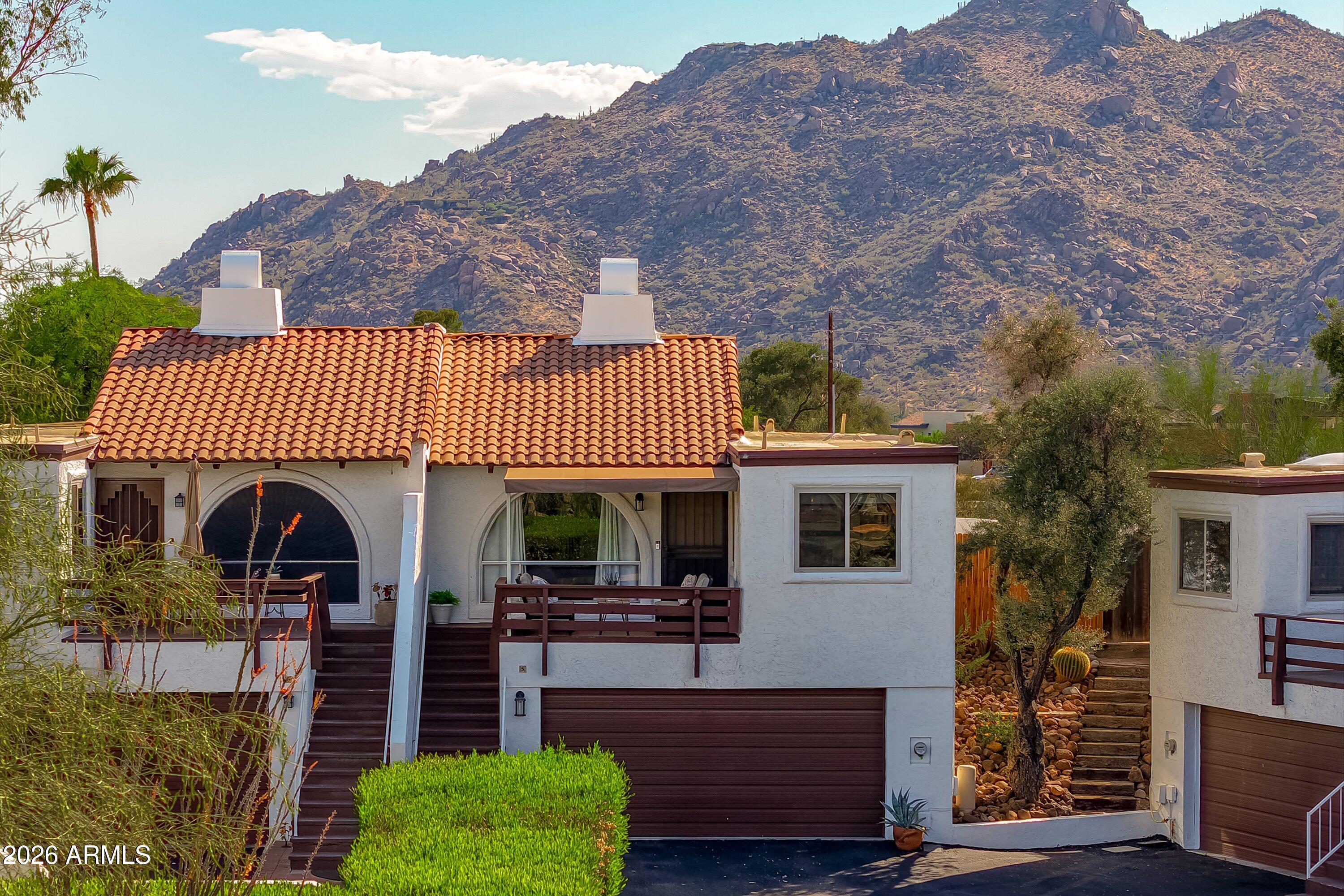 CAREFREE VILLAS - Residential