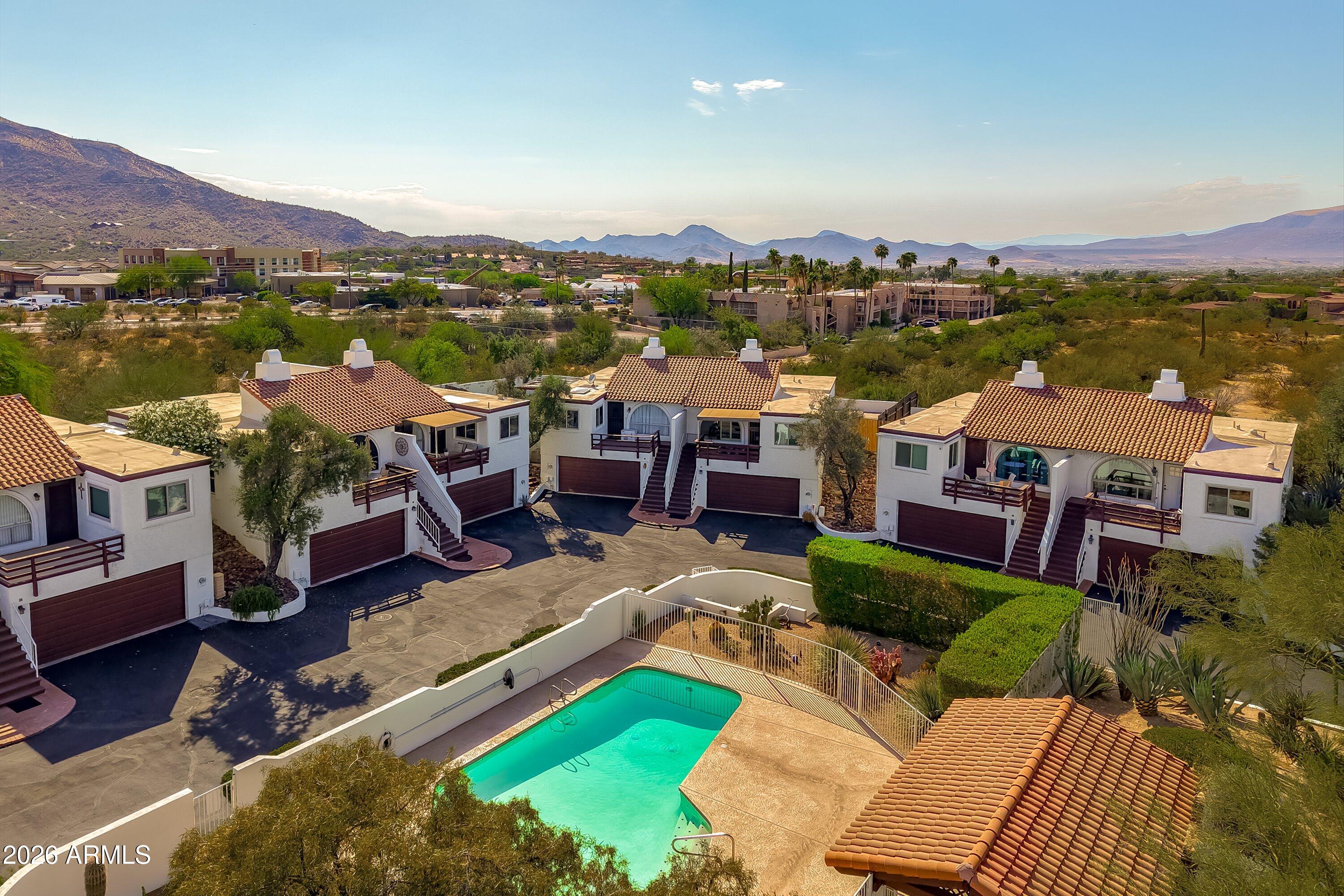 CAREFREE VILLAS - Residential