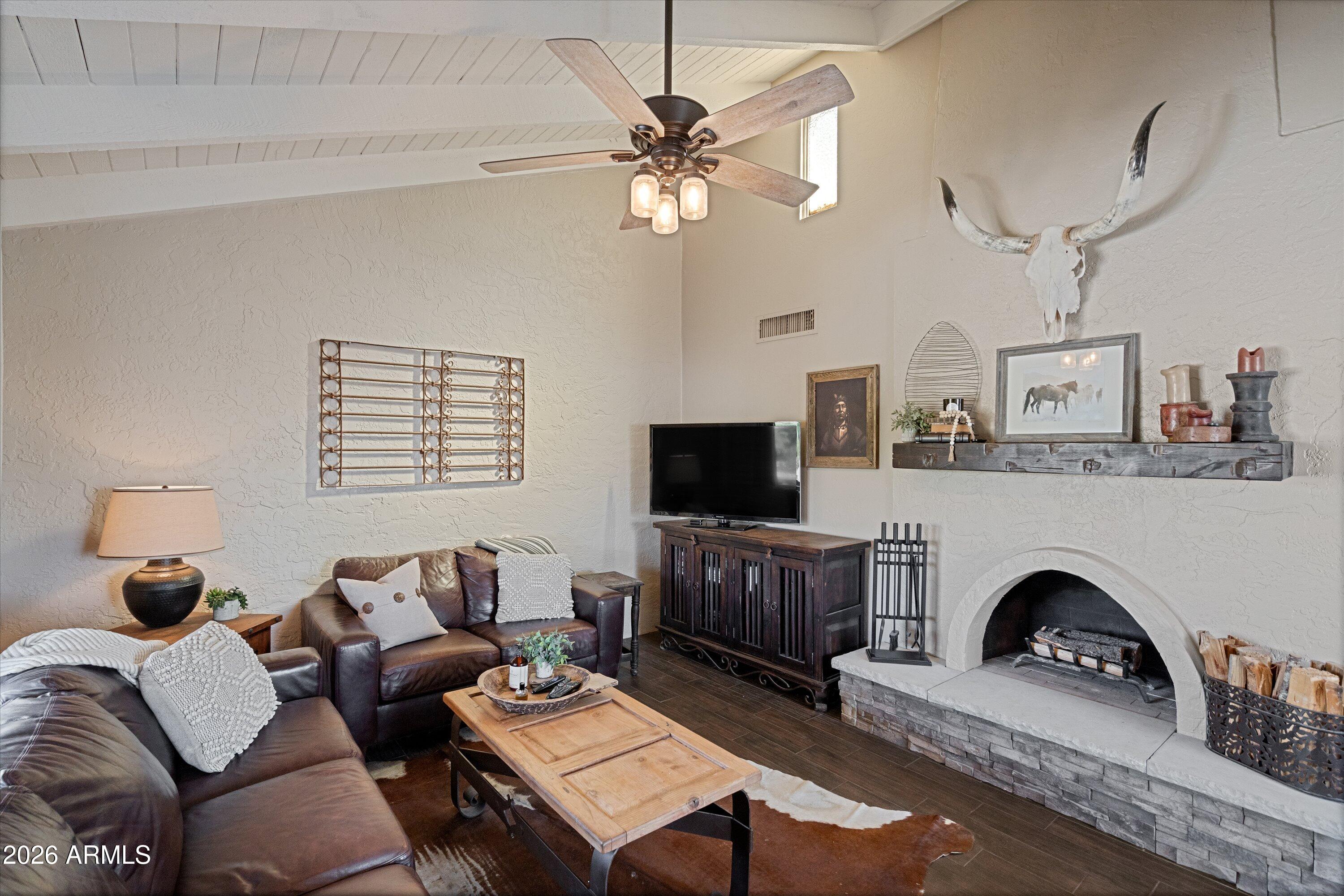 CAREFREE VILLAS - Residential