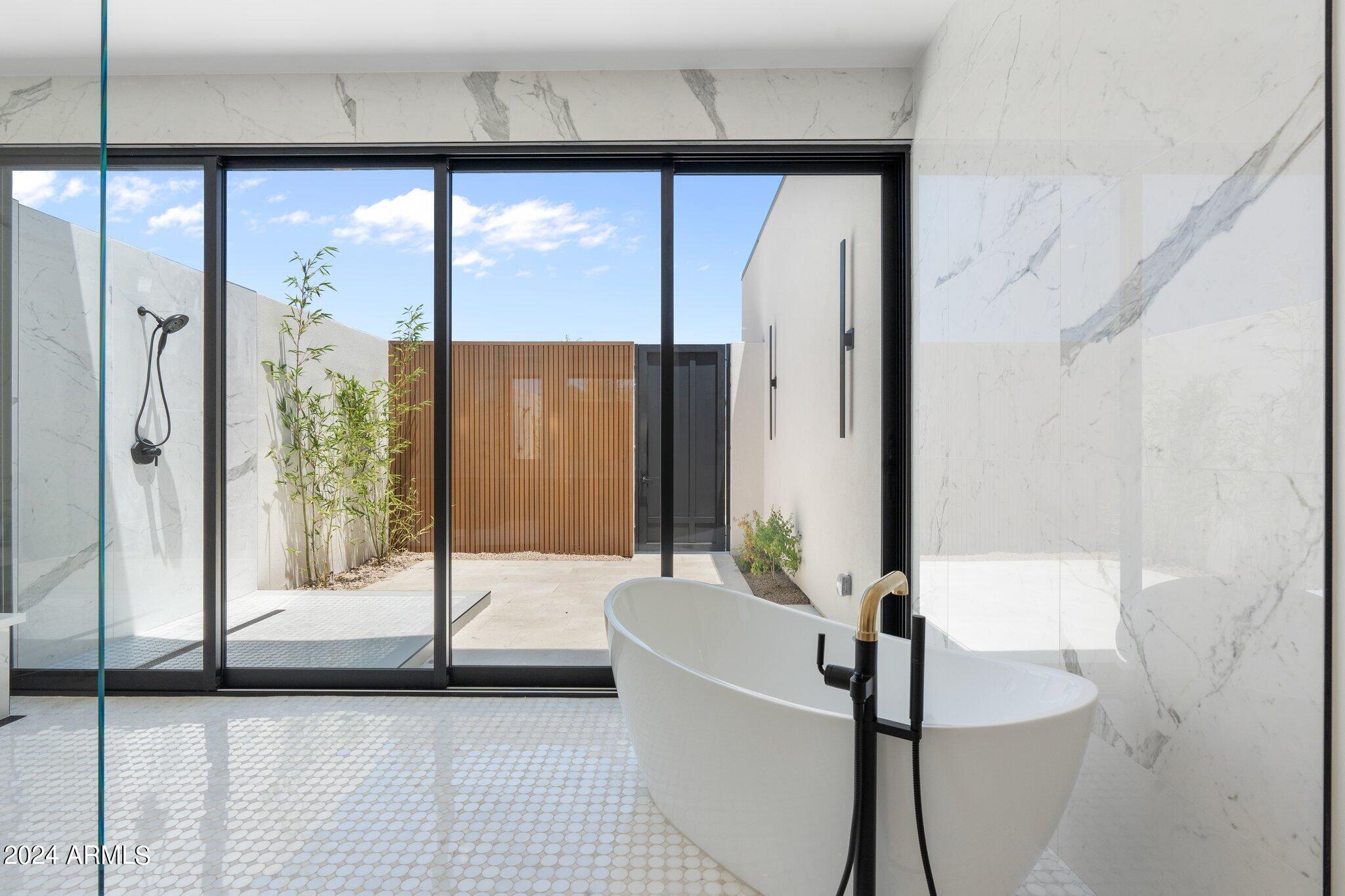 DESERT WIND - Residential
