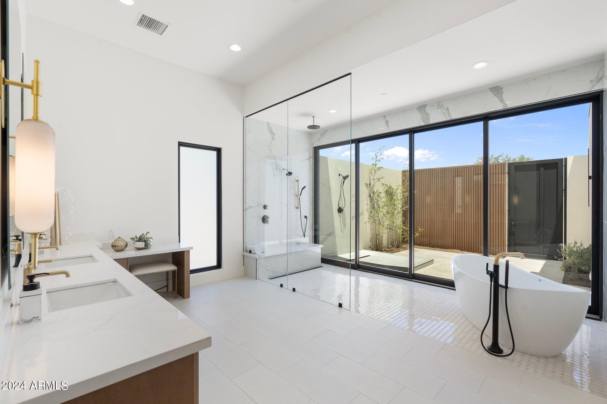 DESERT WIND - Residential