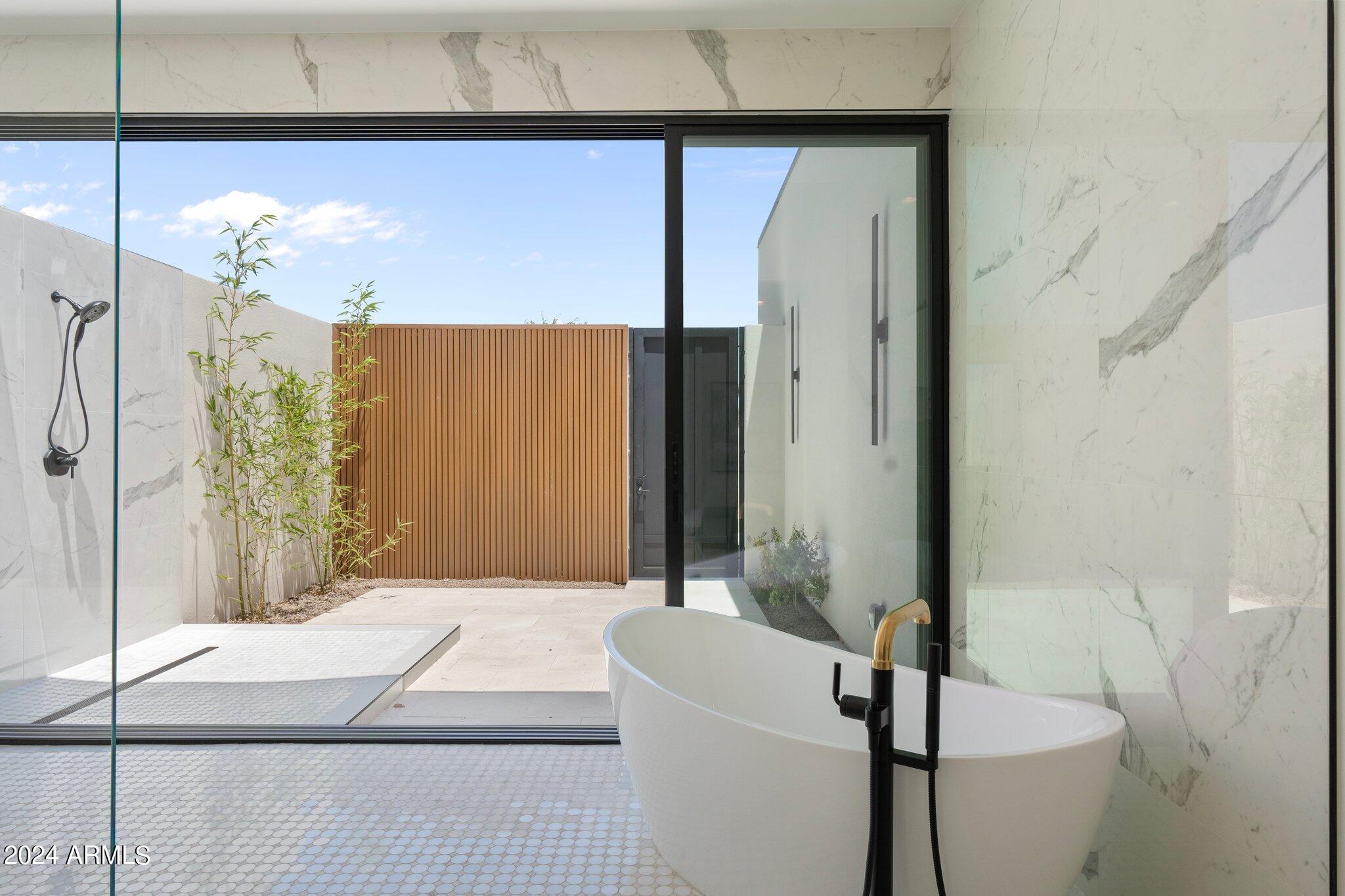 DESERT WIND - Residential