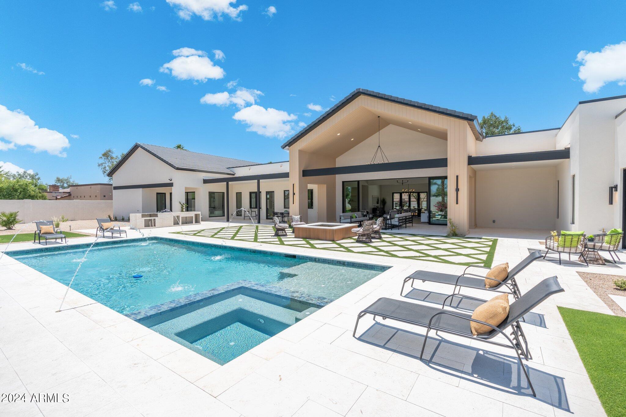 DESERT WIND - Residential