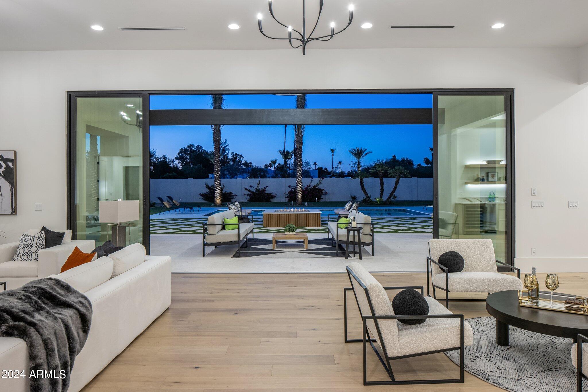 DESERT WIND - Residential