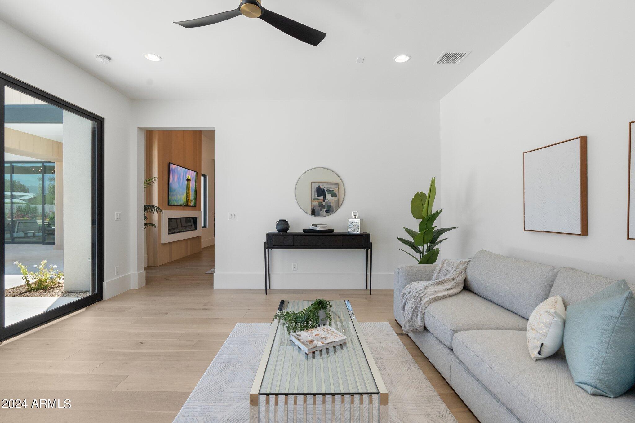 DESERT WIND - Residential
