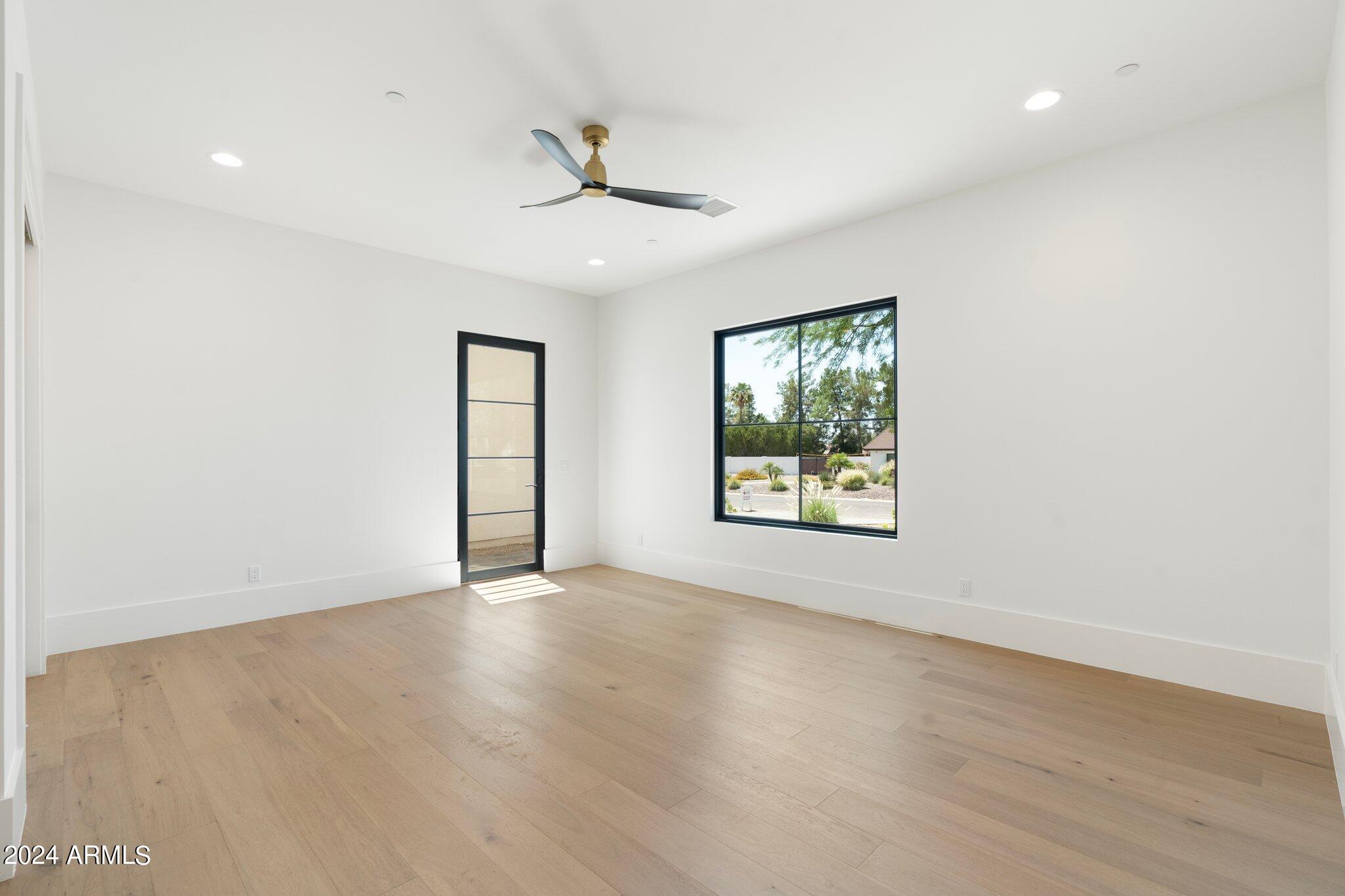 DESERT WIND - Residential