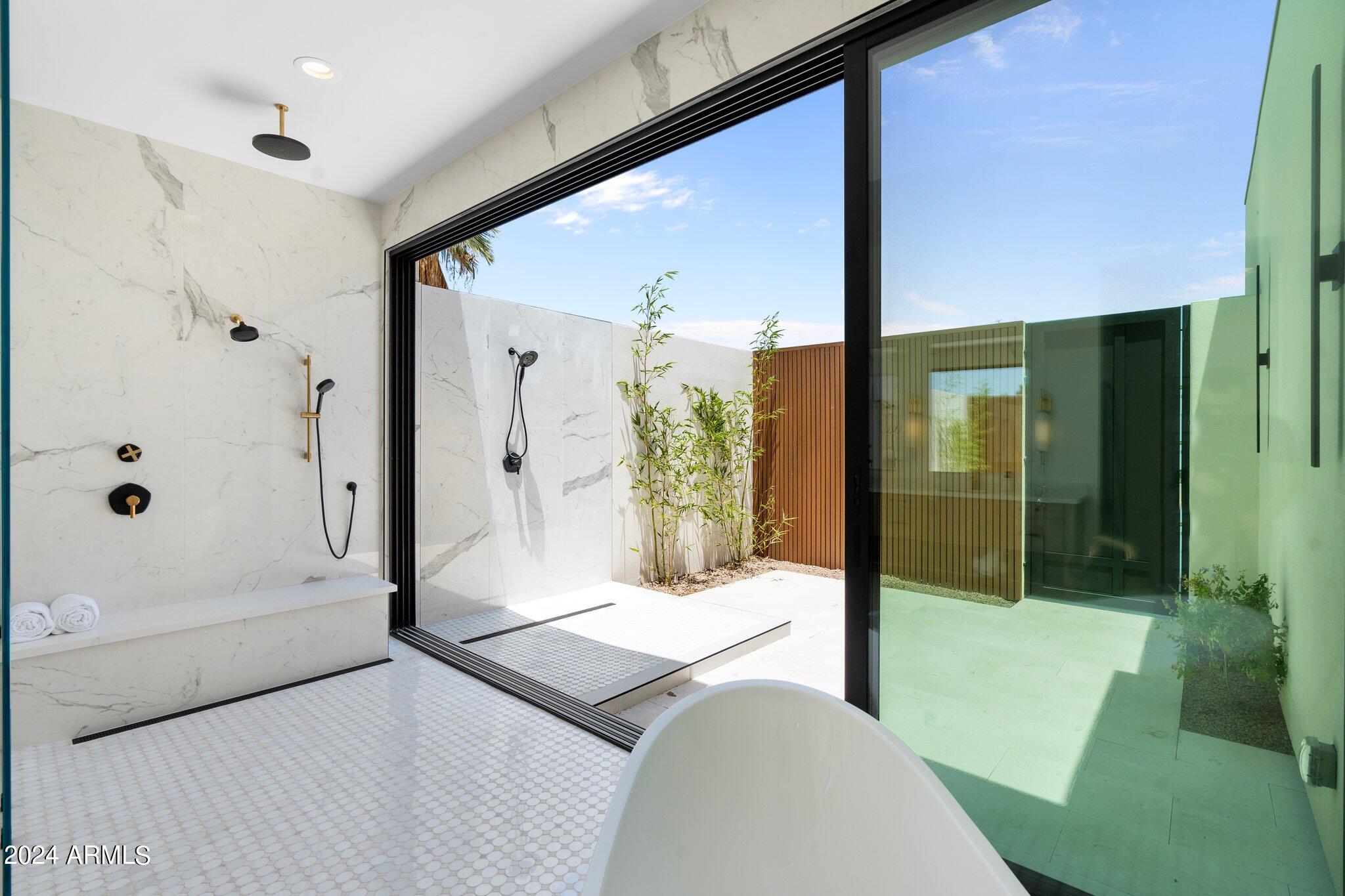 DESERT WIND - Residential