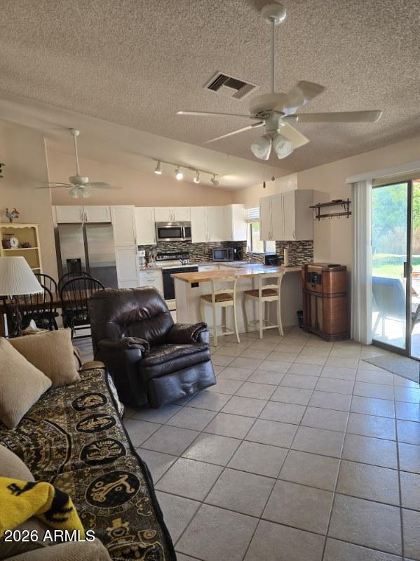 TRAILS NORTH UNIT 2 AMD - Residential
