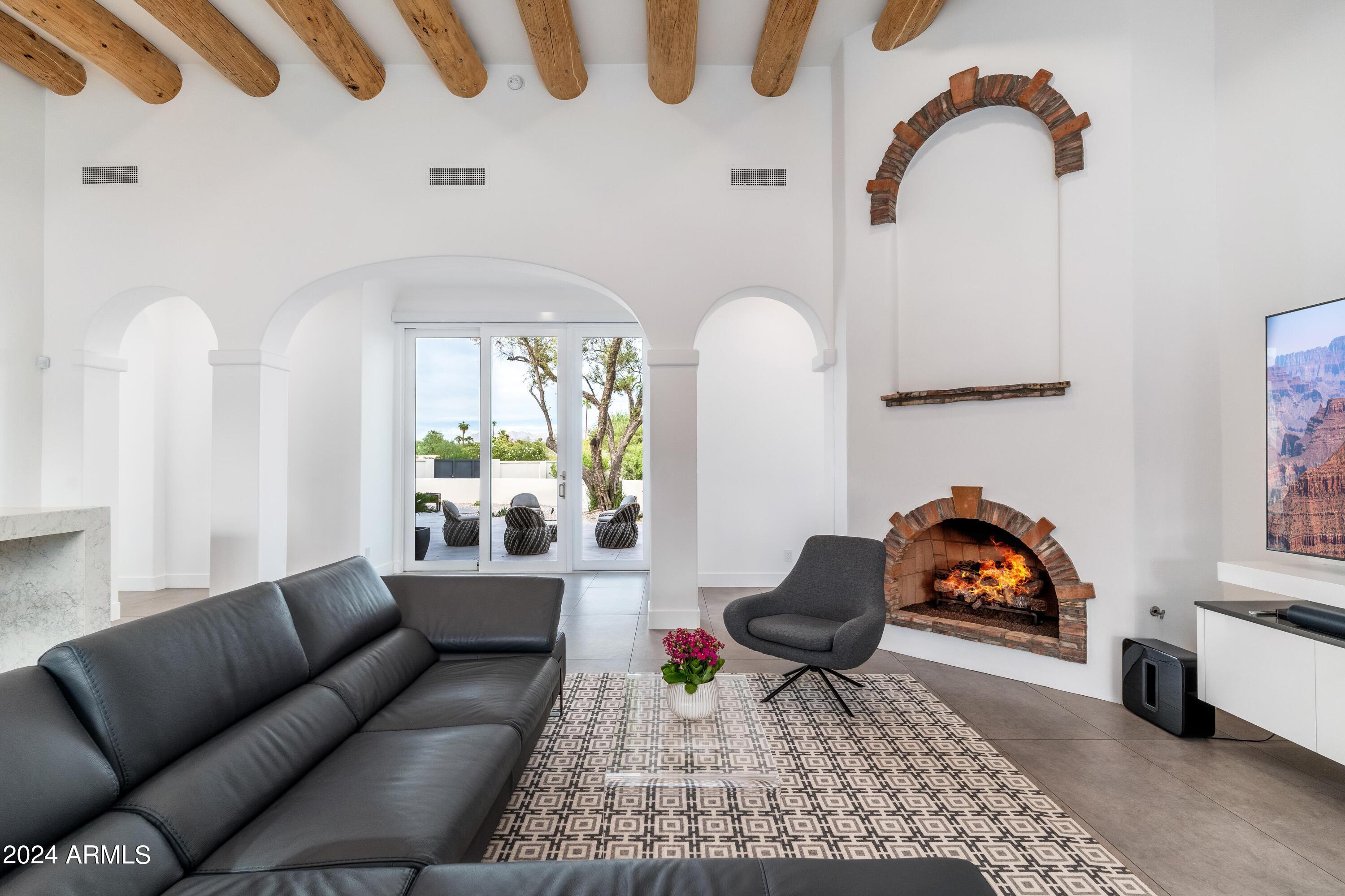 CAMELBACK COUNTRY ESTATES - Residential