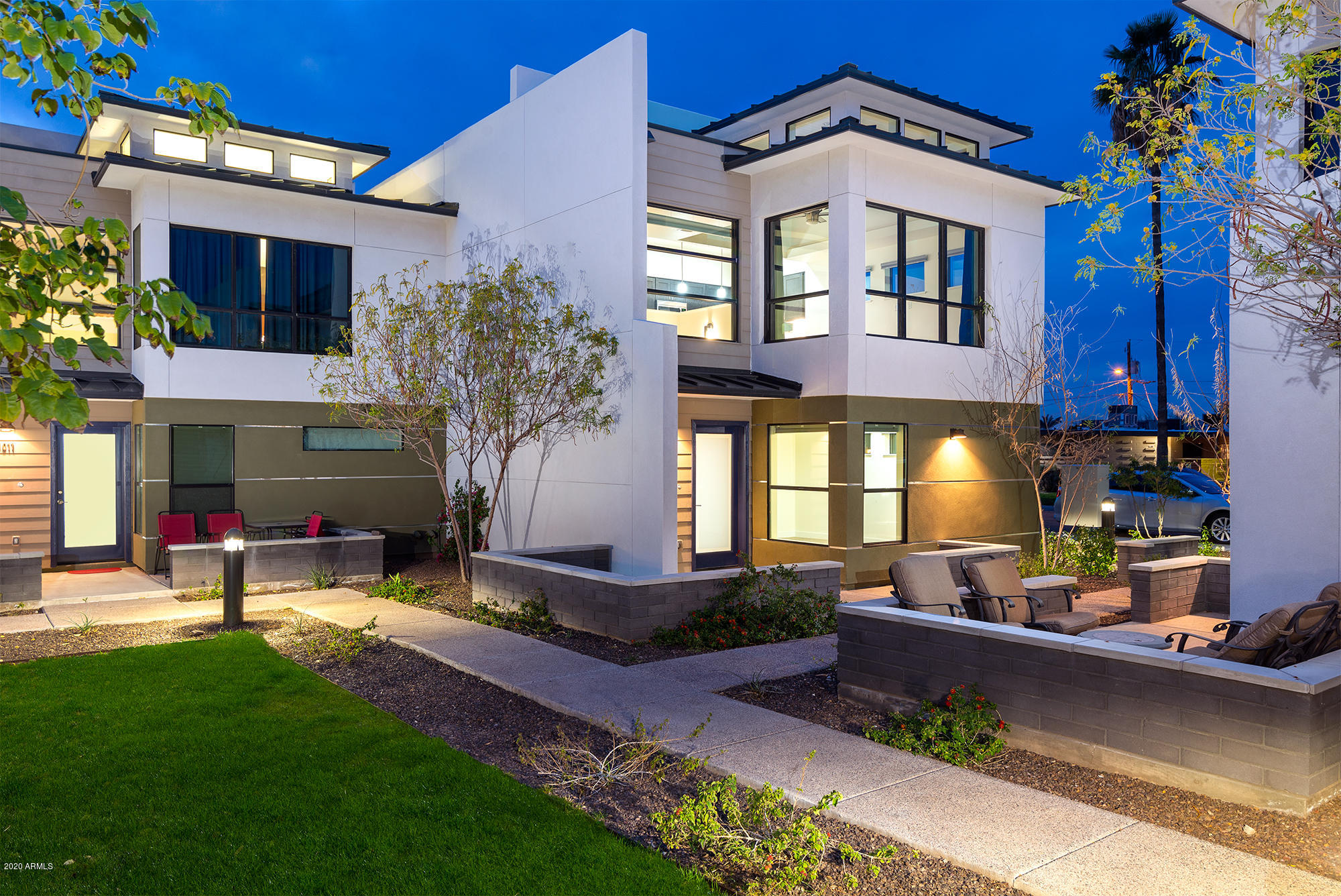 Masterfully designed portfolio of 15-single family attached homes in a community located in dynamic Tempe. Centrally located near ASU, the Loop 202 Freeway, Tempe Town lake, and the Phoenix airport. Built in 2018, the community sits on Qualified Opportunity Zone site, and consists of two-story residences averaging 1,572 square feet each. Unit mix consists of nine, 3 bedroom / 3 bathroom residences, and six, 2
bedroom / 2 bathroom residences. 3-bed/3 bath configurations are at 1696 sq feet, or 1793 sq feet, while 2 bed/2 bath configurations are 1332 square feet.
The community combines the sophisticated, connective vibe of the residents with the modern, urban architecture typically seen only in coastal Southern California. These highly-upgraded, town homes are all individually metered