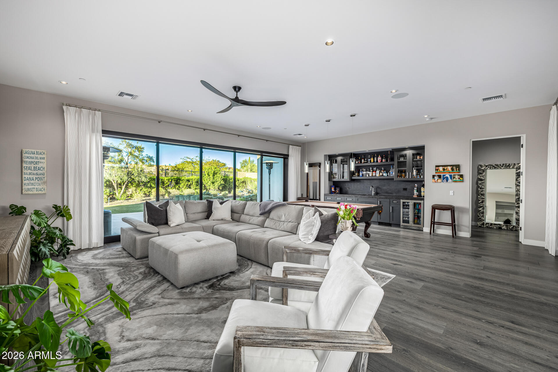 WHITE HORSE - Residential