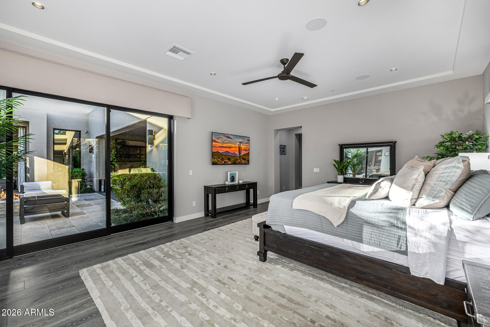 WHITE HORSE - Residential
