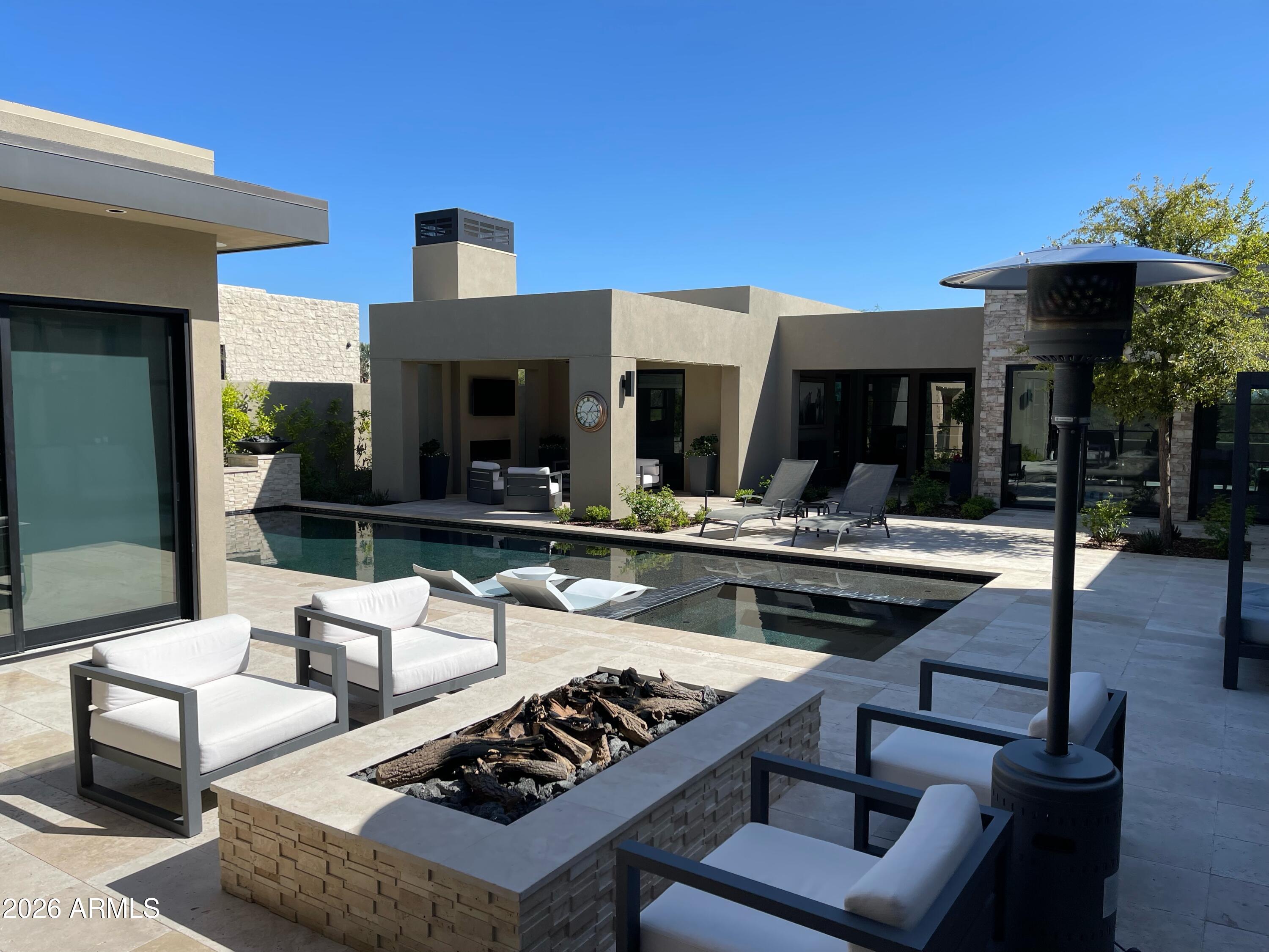 WHITE HORSE - Residential