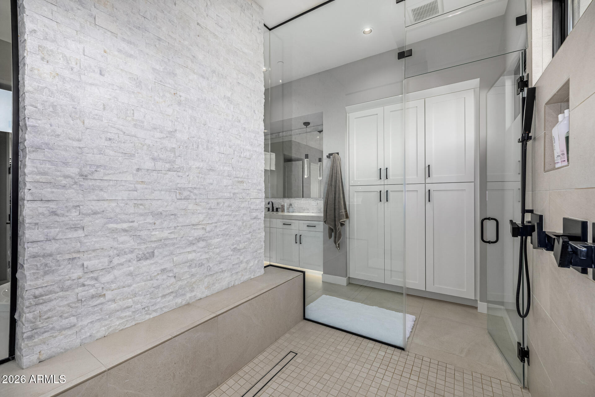 WHITE HORSE - Residential