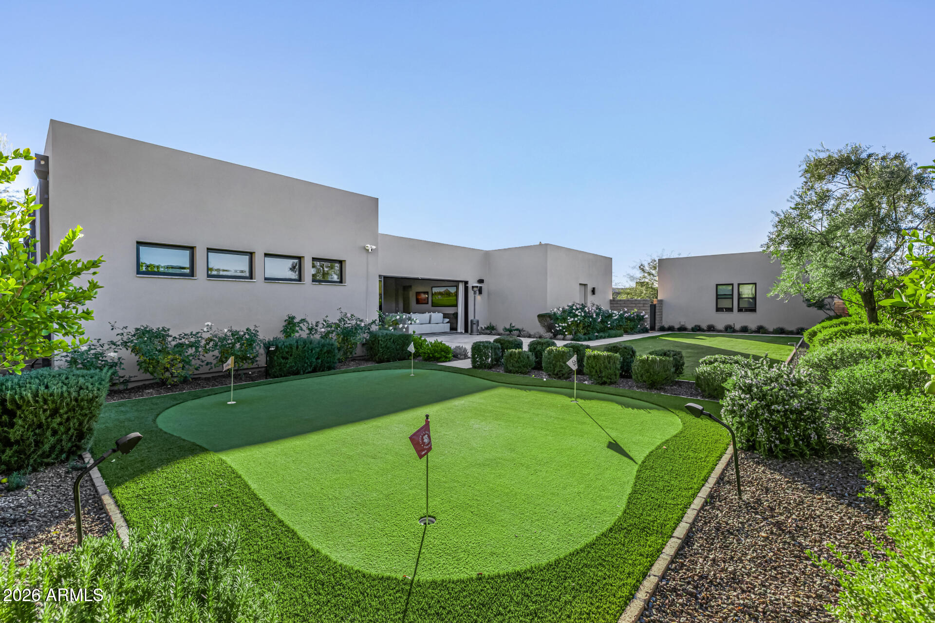 WHITE HORSE - Residential