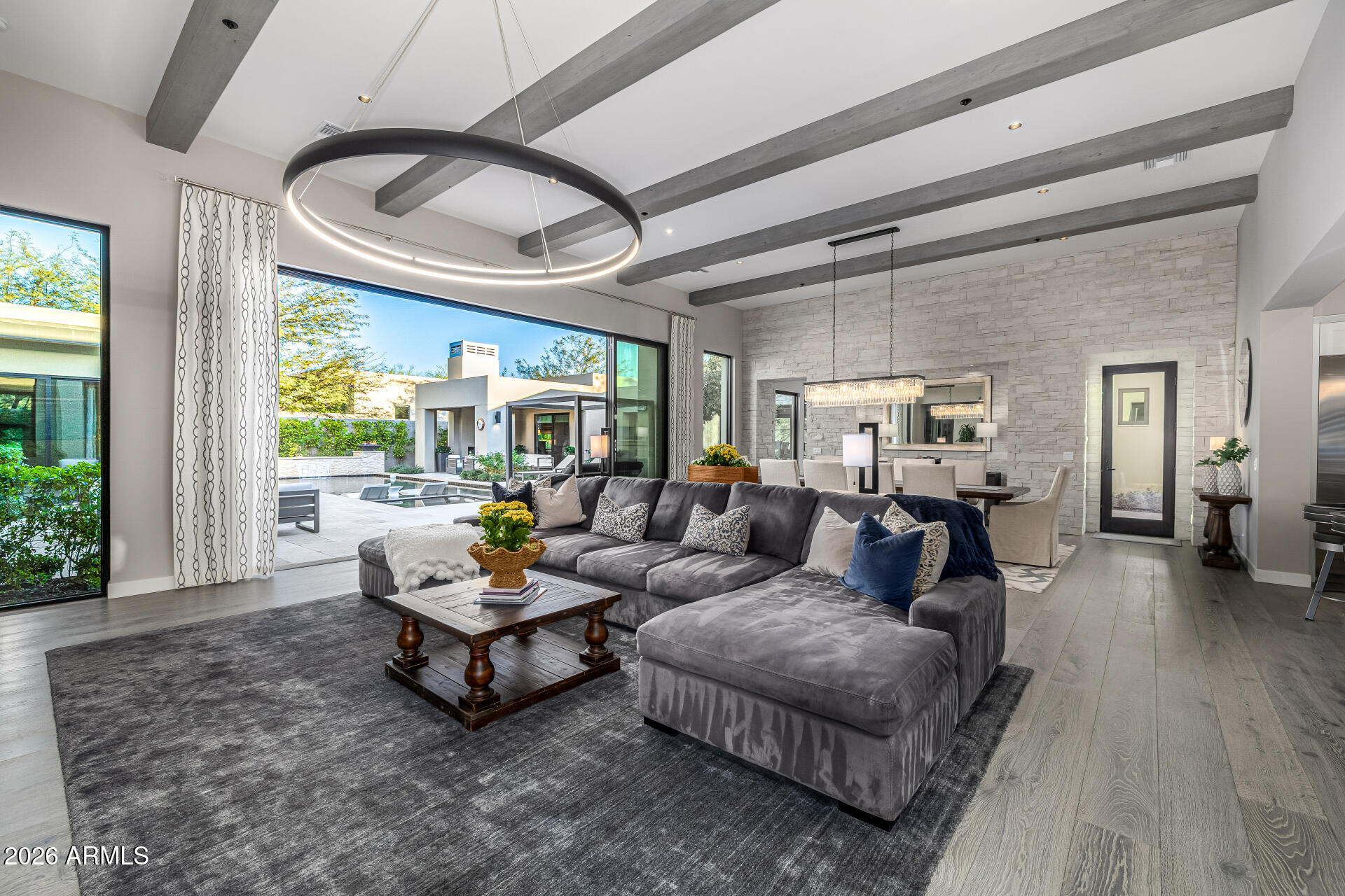 WHITE HORSE - Residential