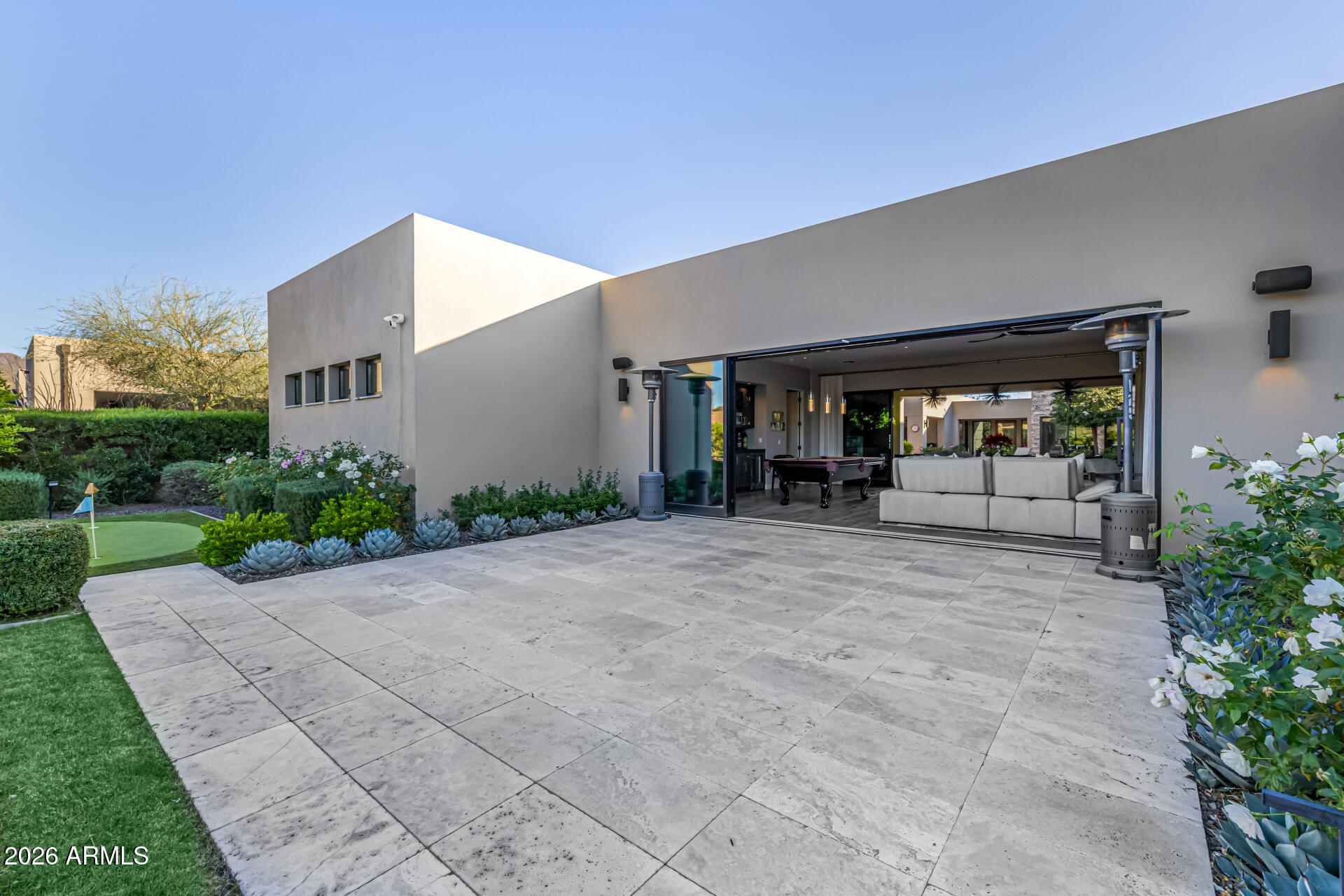 WHITE HORSE - Residential