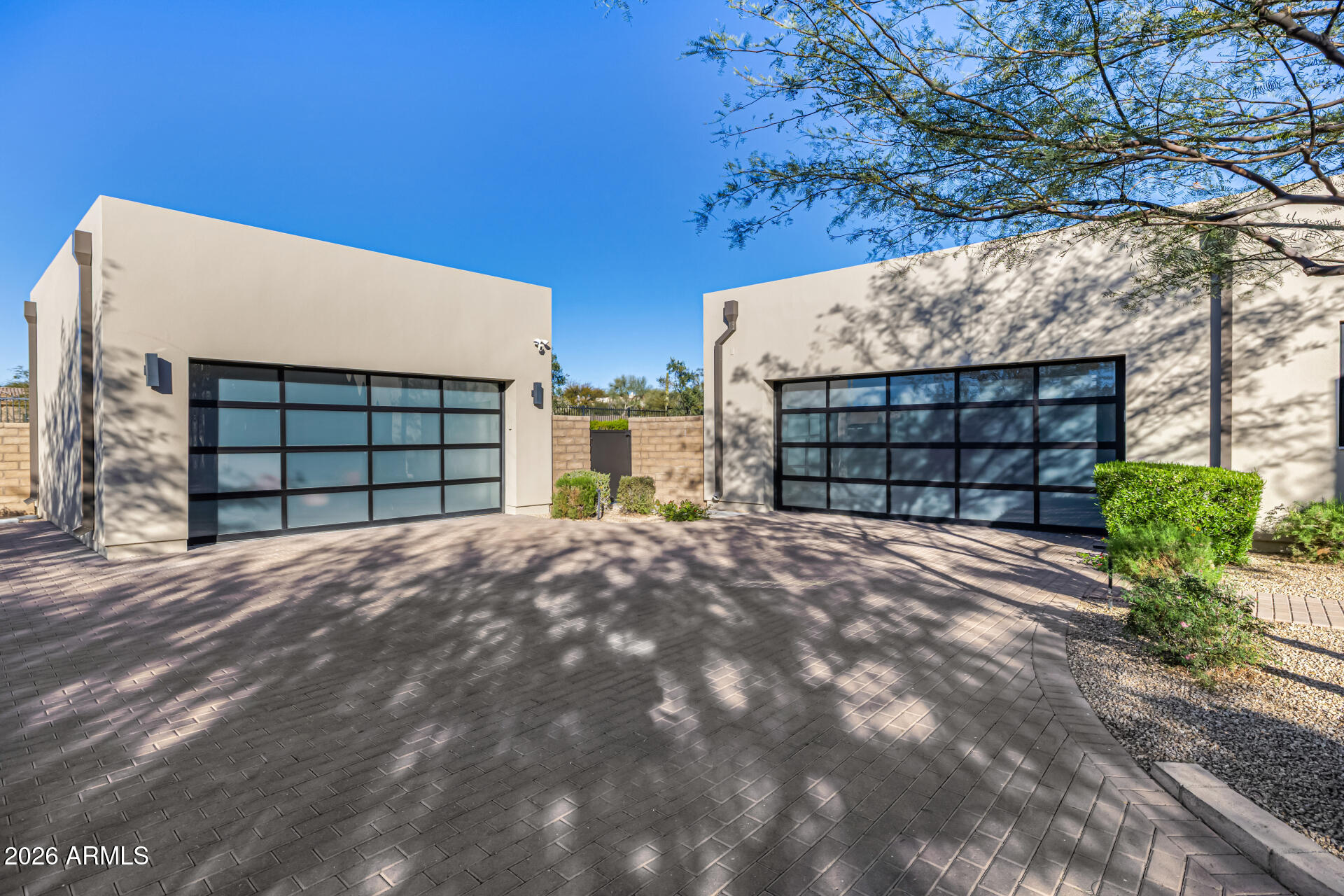 WHITE HORSE - Residential