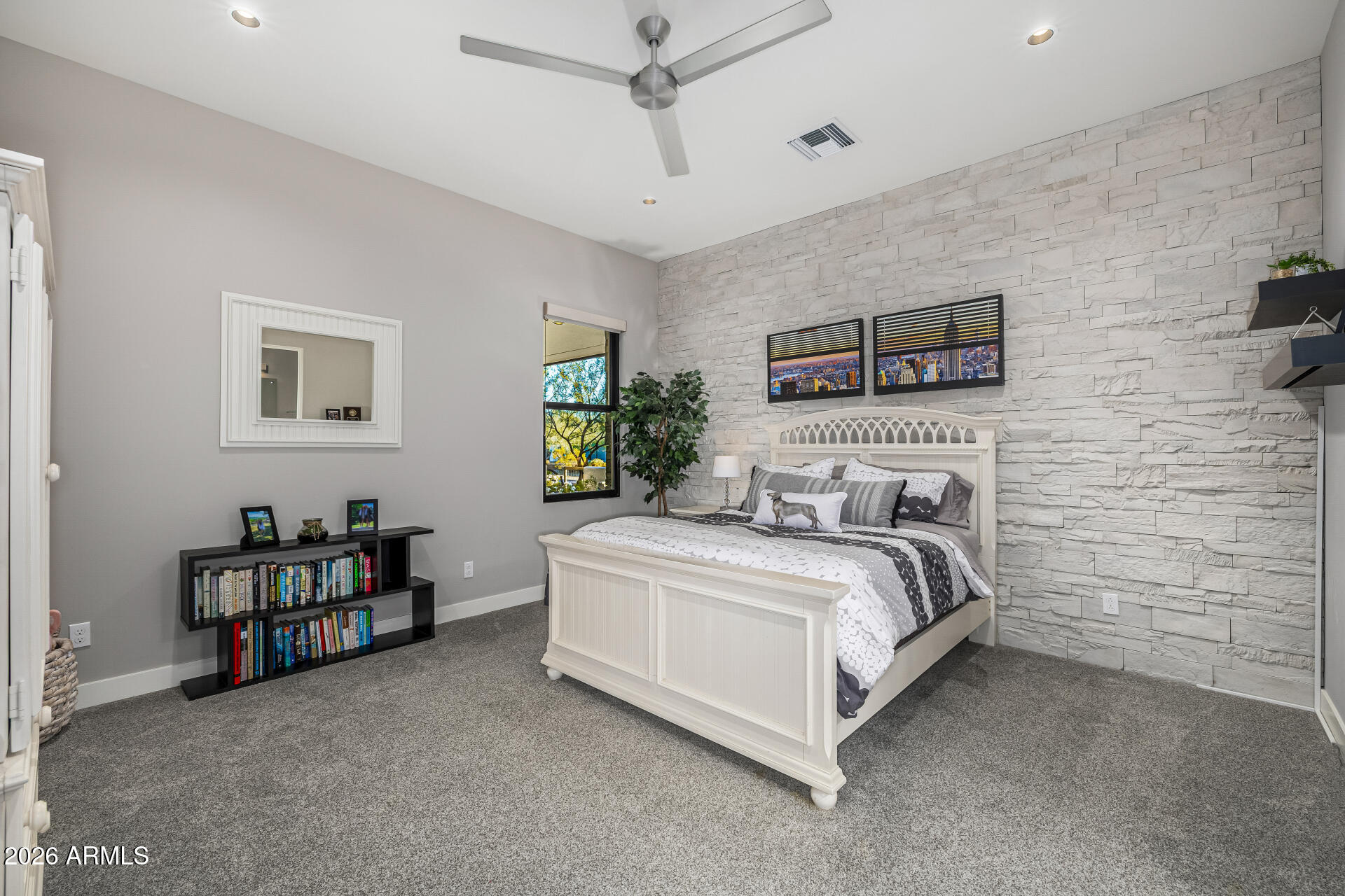 WHITE HORSE - Residential