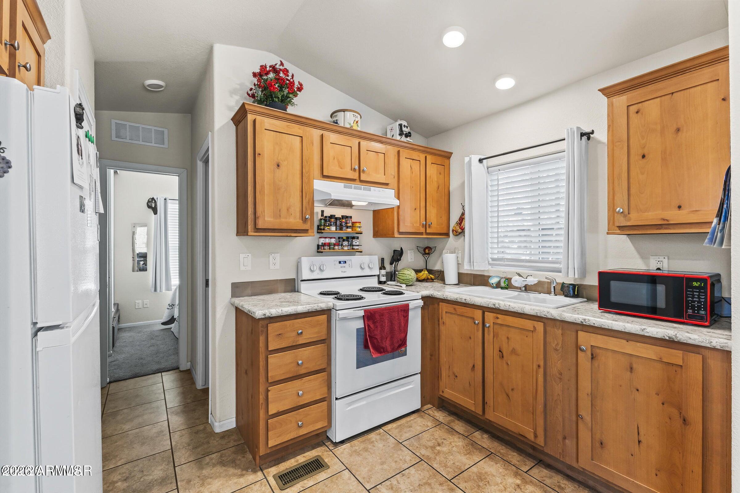 WHITE MOUNTAIN VACATION VILLAGE UNIT 4 - Residential