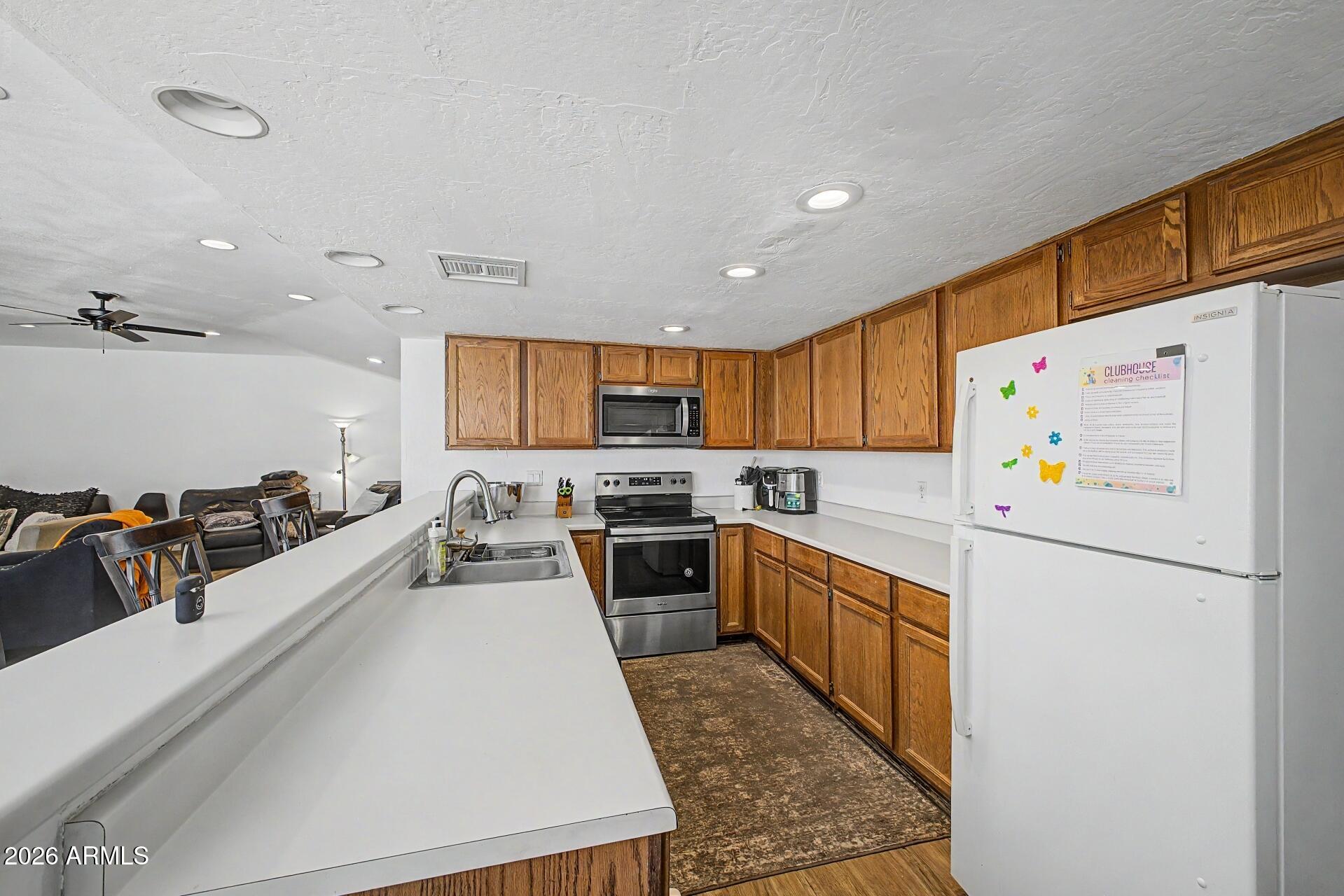 PARK FIFTH AVENUE CONDOMINIUMS 1-90 92-146 149-167 - Residential