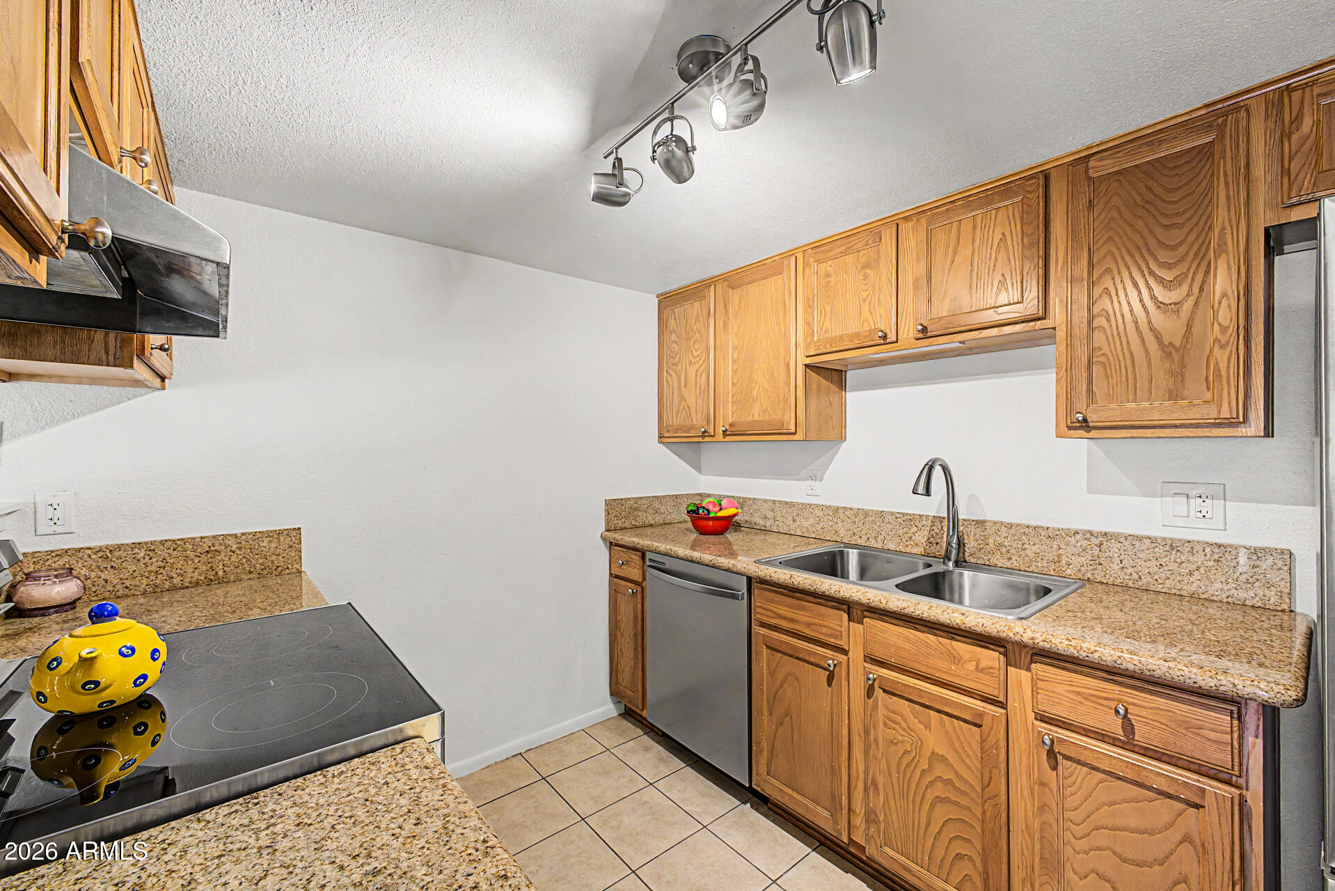 SHADOW MOUNTAIN VILLAS - Residential