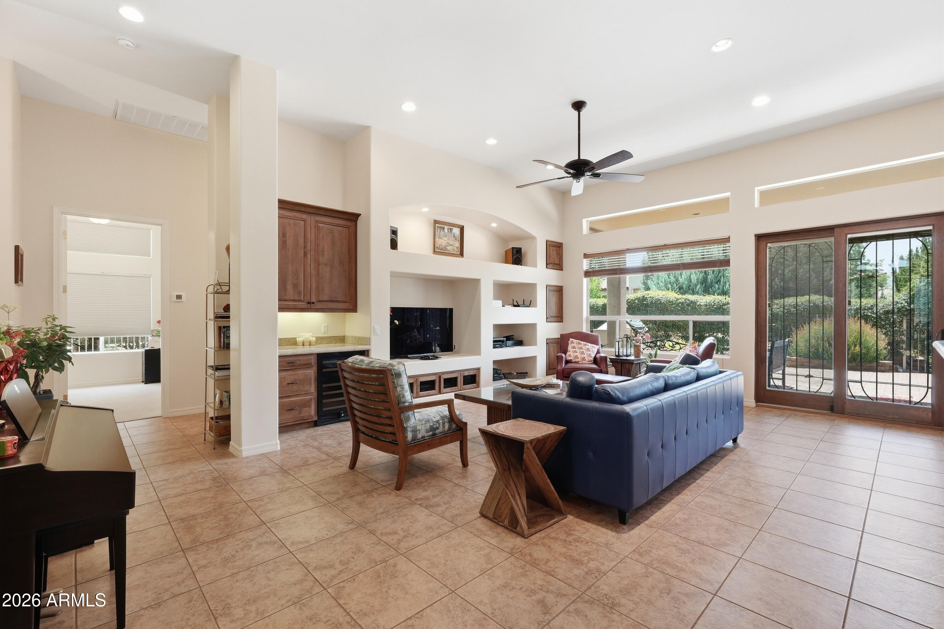 LA PRIVADA AT VERDE SANTA FE - Residential