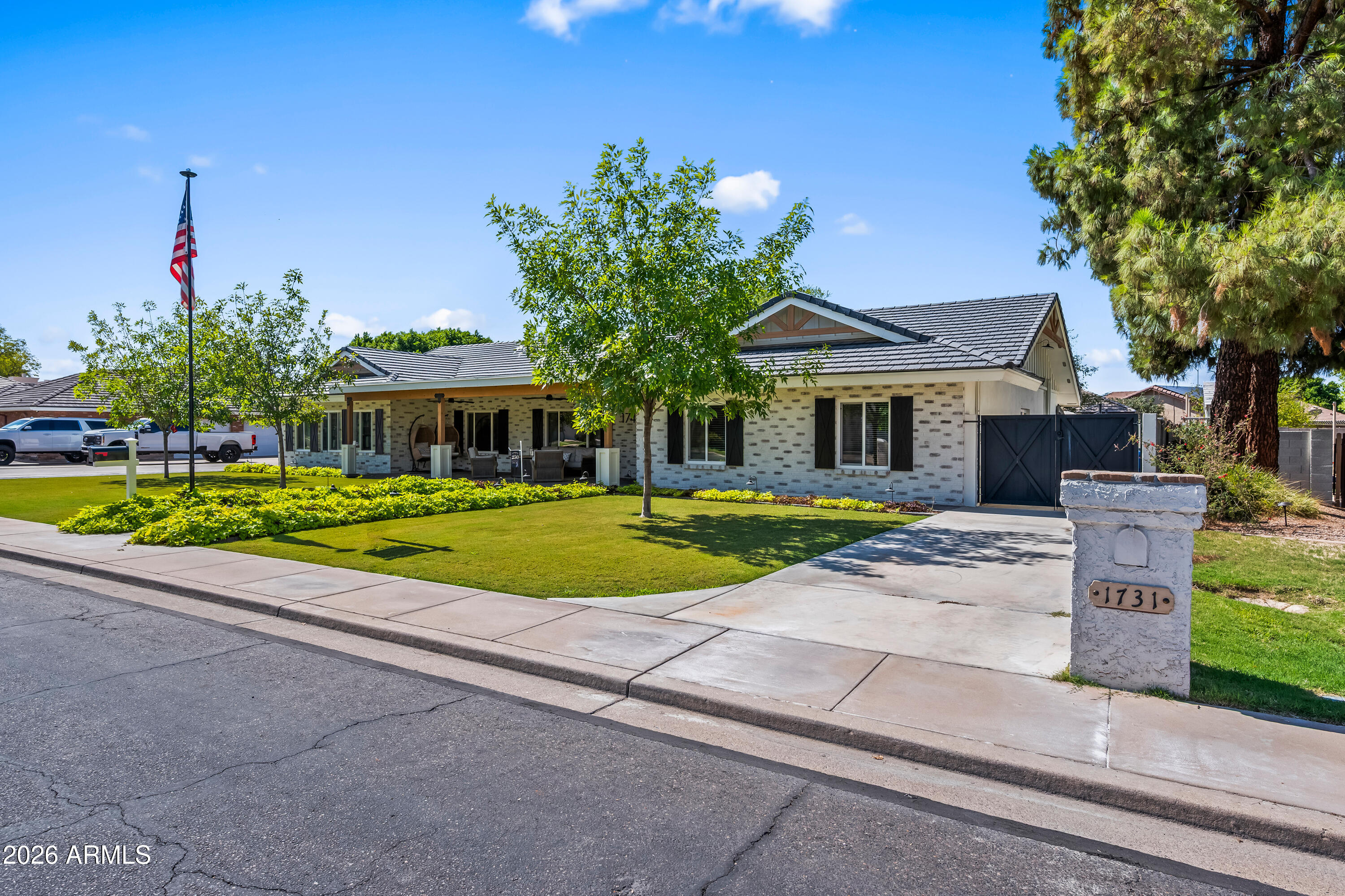 MILLETT MANOR - Residential