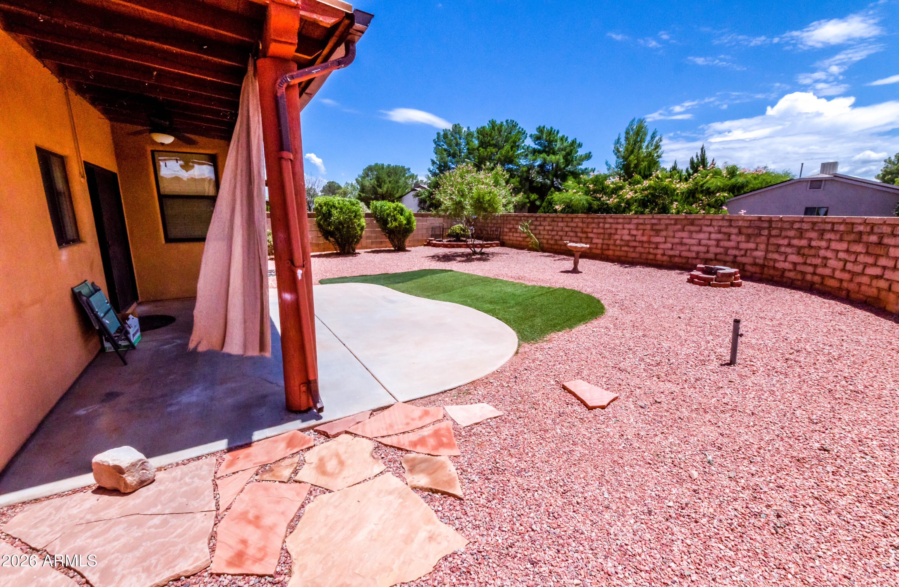 THE LEGENDS VALIENTE - Residential