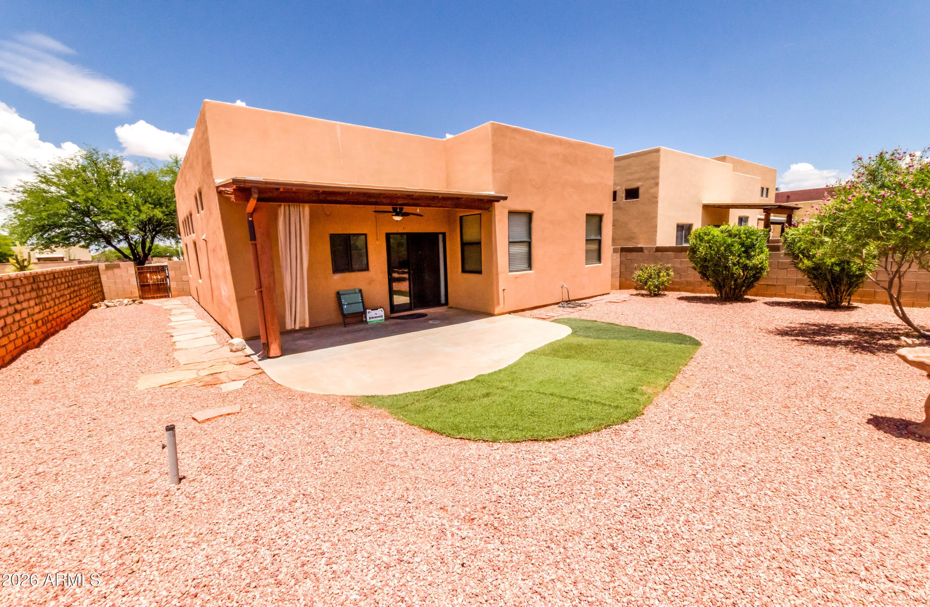 THE LEGENDS VALIENTE - Residential