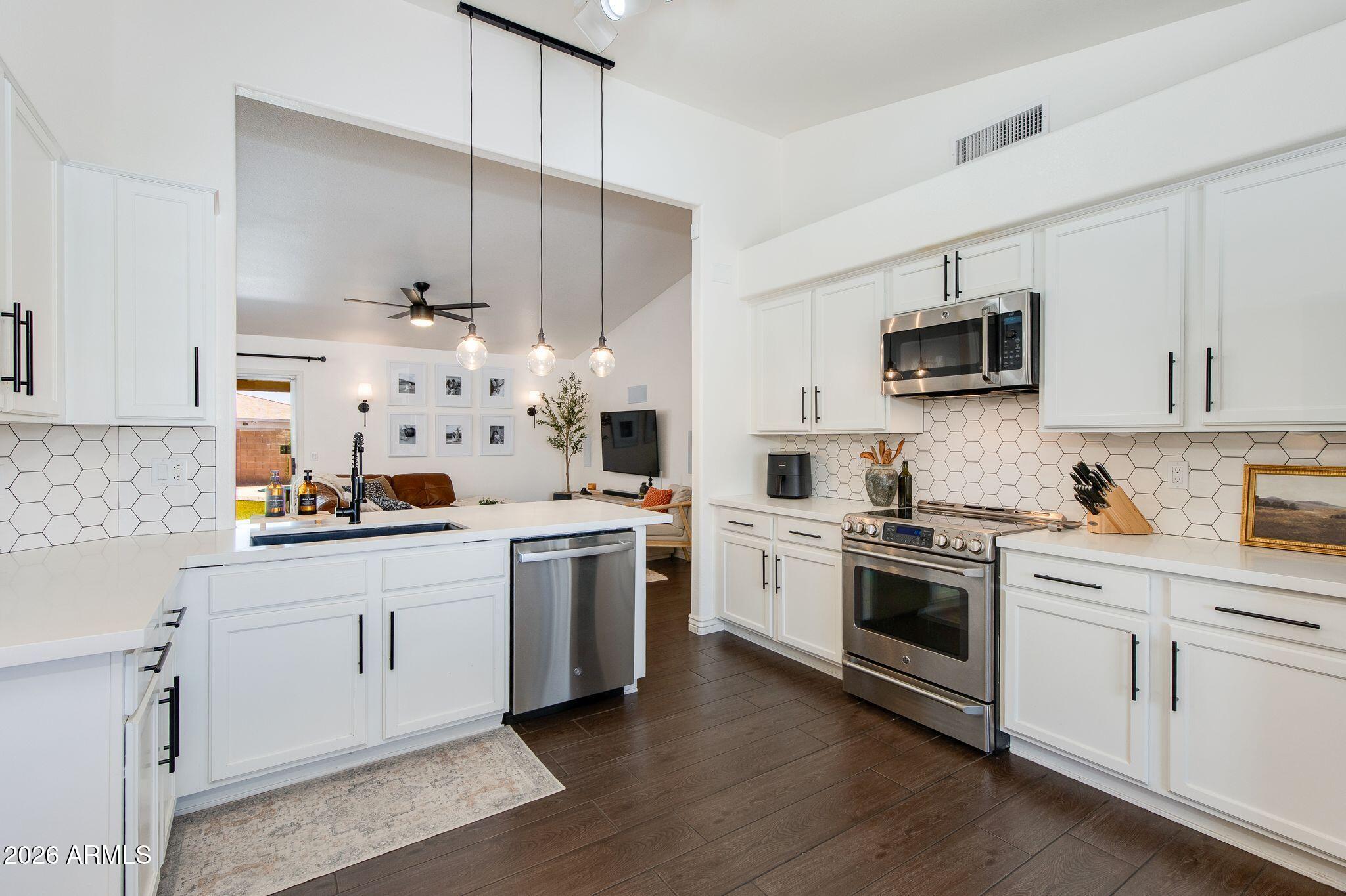 SETTLER'S POINT PARCEL B - Residential