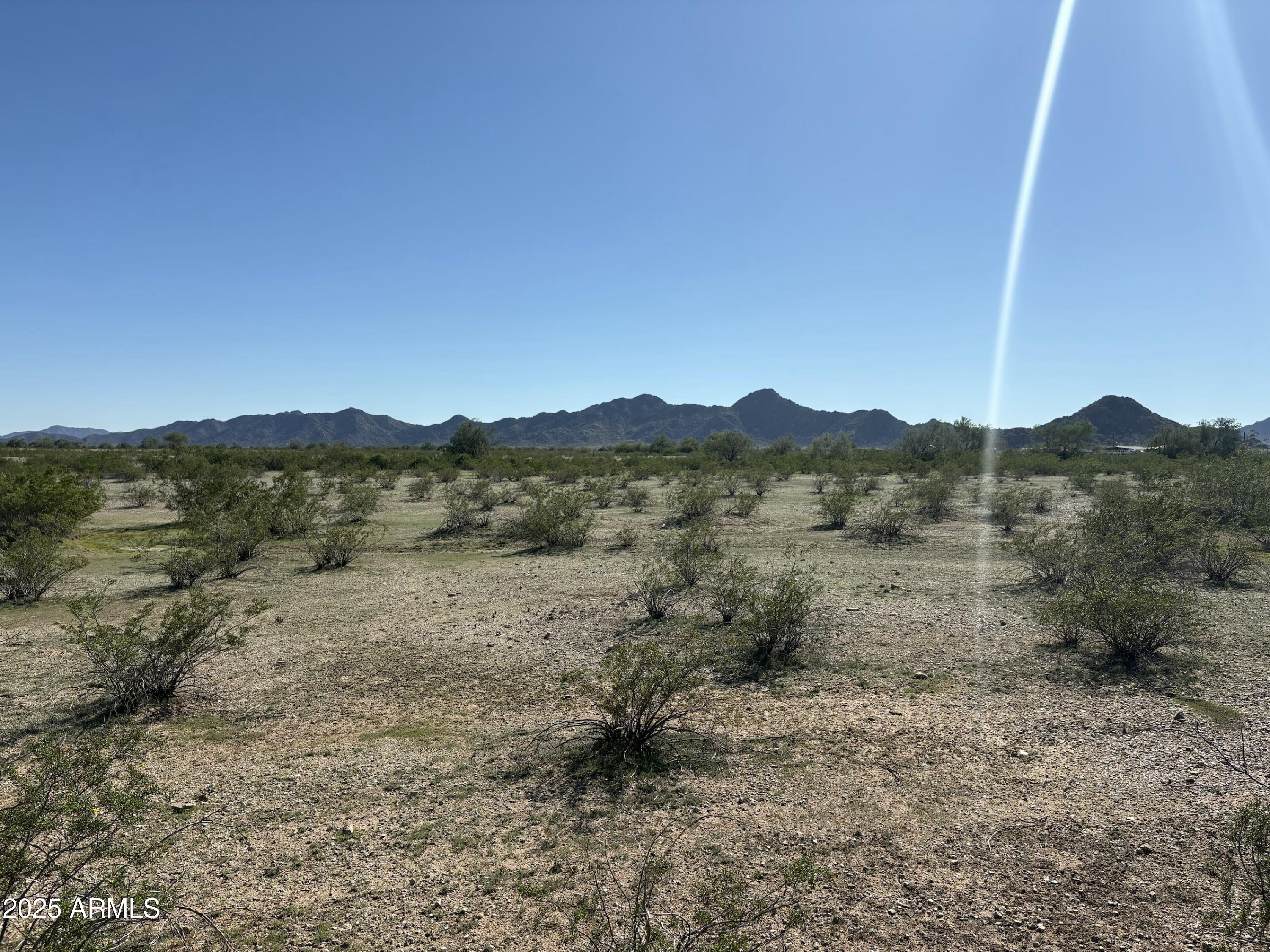 ONE ACRE FOR SALE IN BUCKEYE, AZ! POWER CLOSE BY. AREA GROWING FAST & OFFERS AMAZING DESERT
VIEWS.