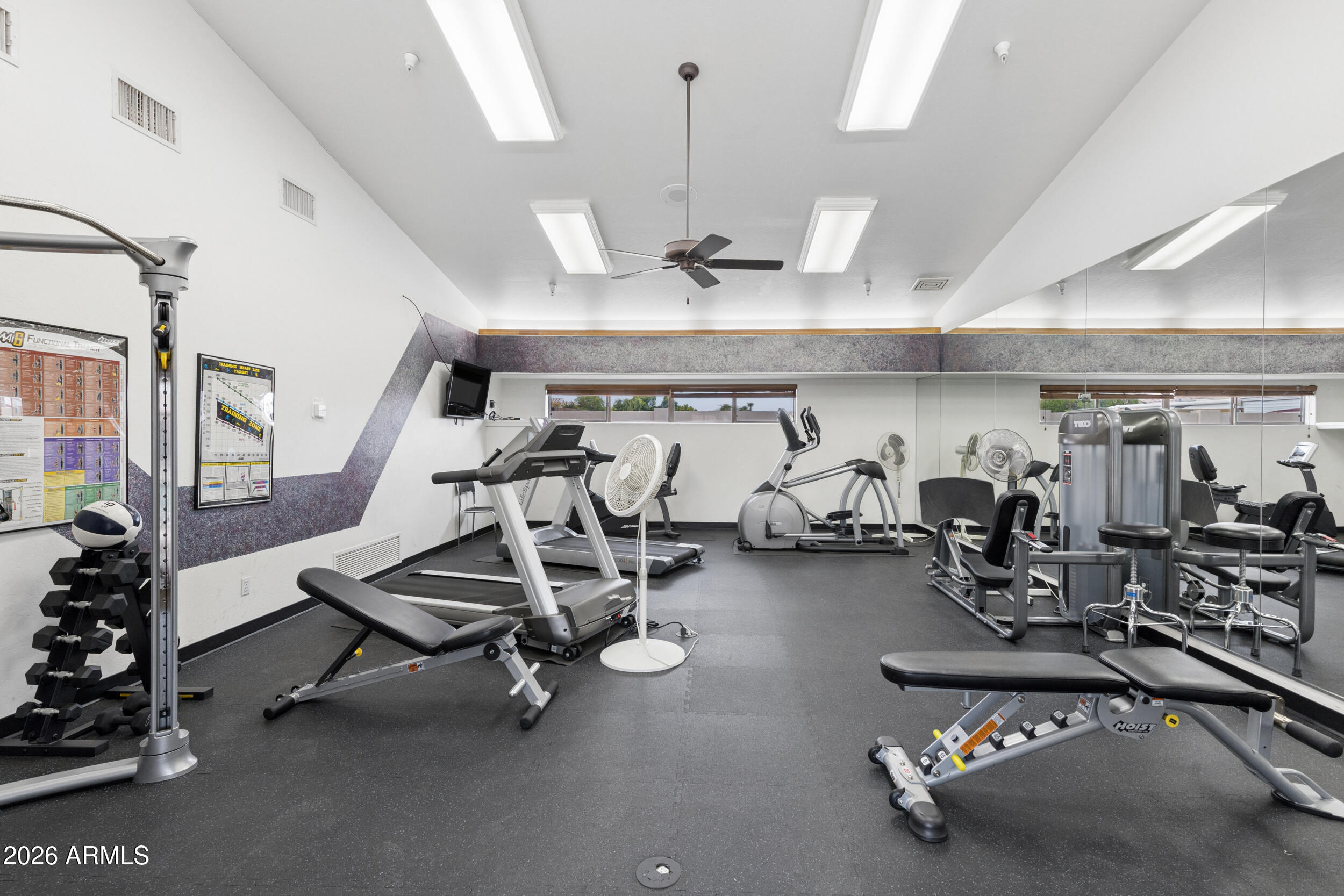 APACHE WELLS 2 UNIT 1 - Residential